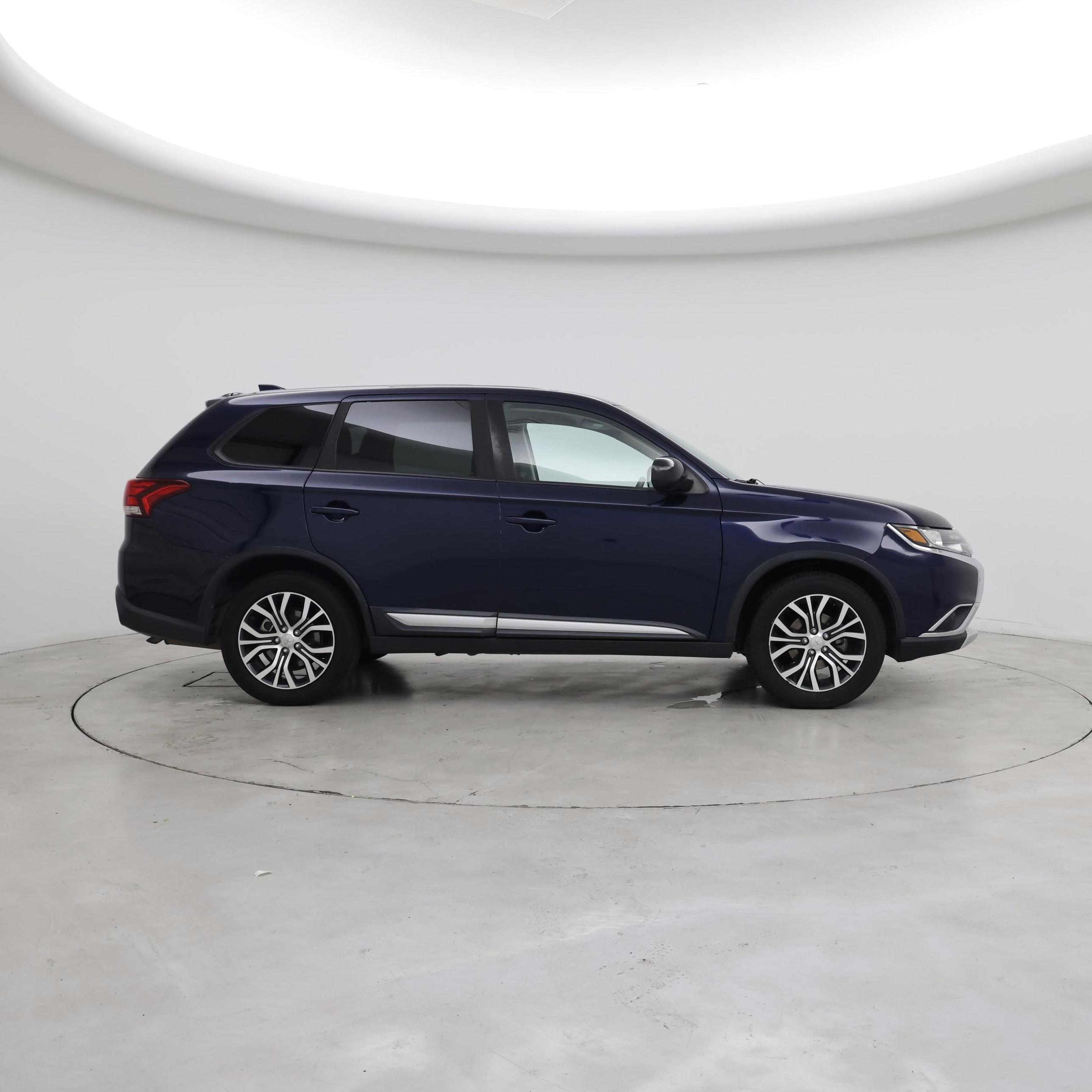 Thumbnail: 2018 Mitsubishi Outlander - 7