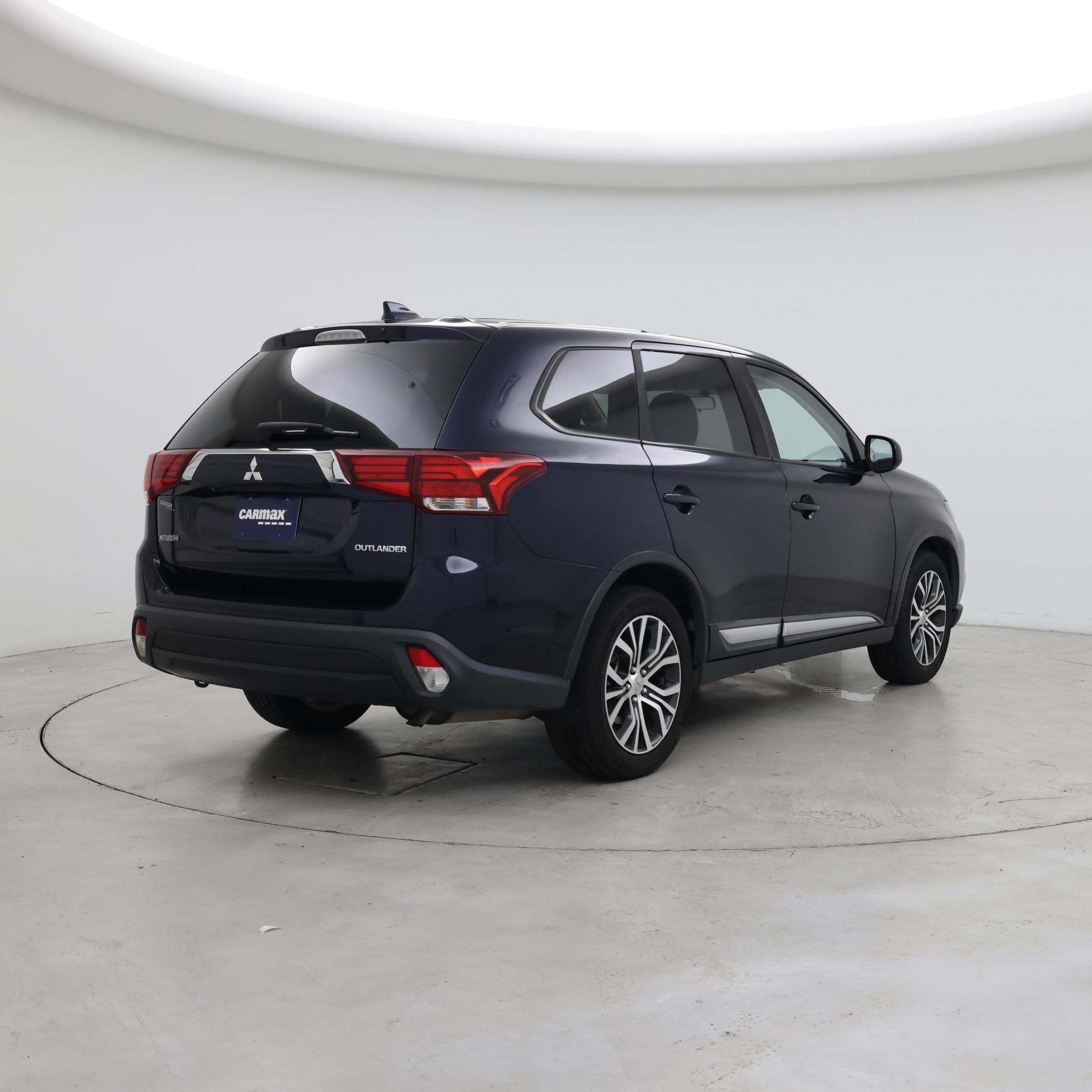 Thumbnail: 2018 Mitsubishi Outlander - 8