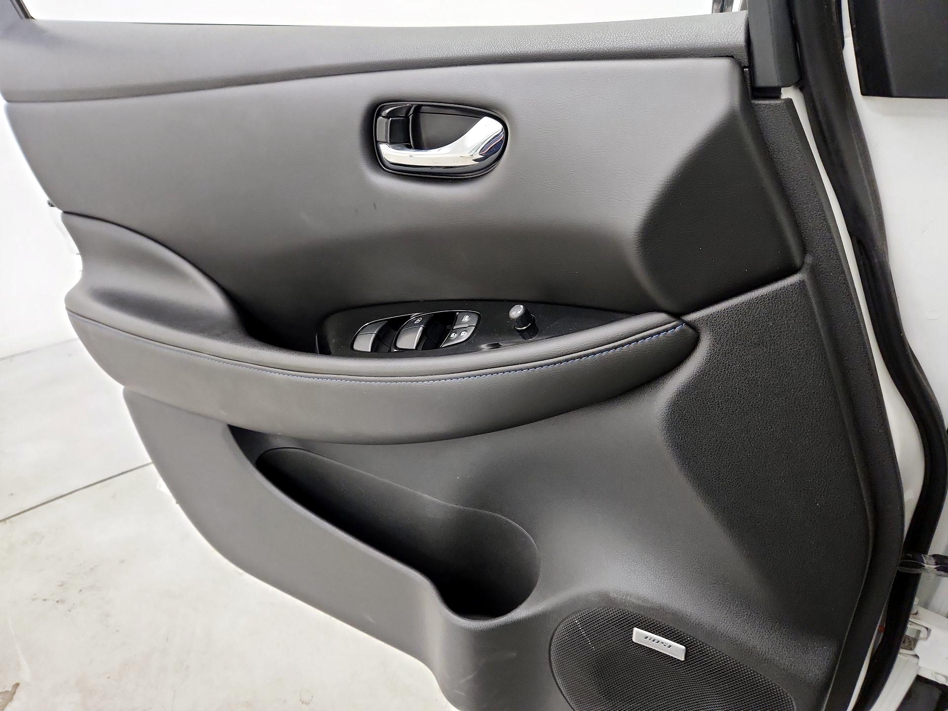 Thumbnail: 2019 Nissan Leaf - 12