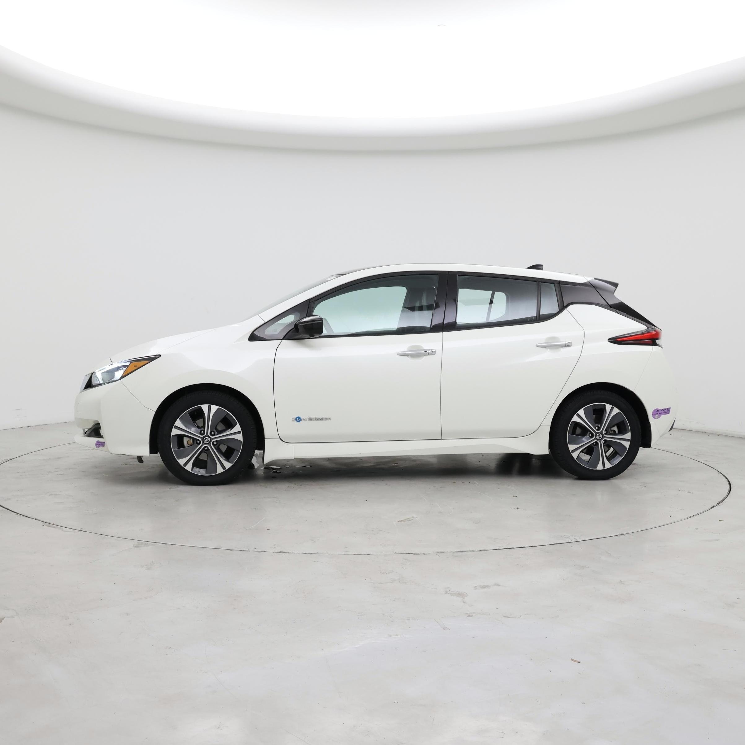 Thumbnail: 2019 Nissan Leaf - 3