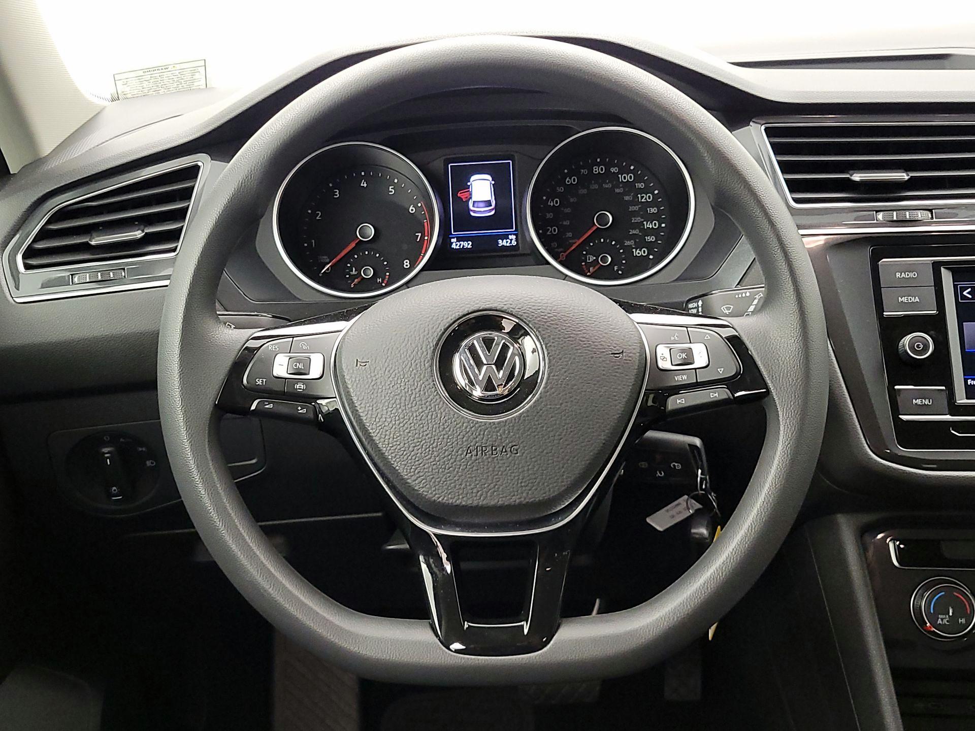 Thumbnail: 2020 Volkswagen Tiguan - 10
