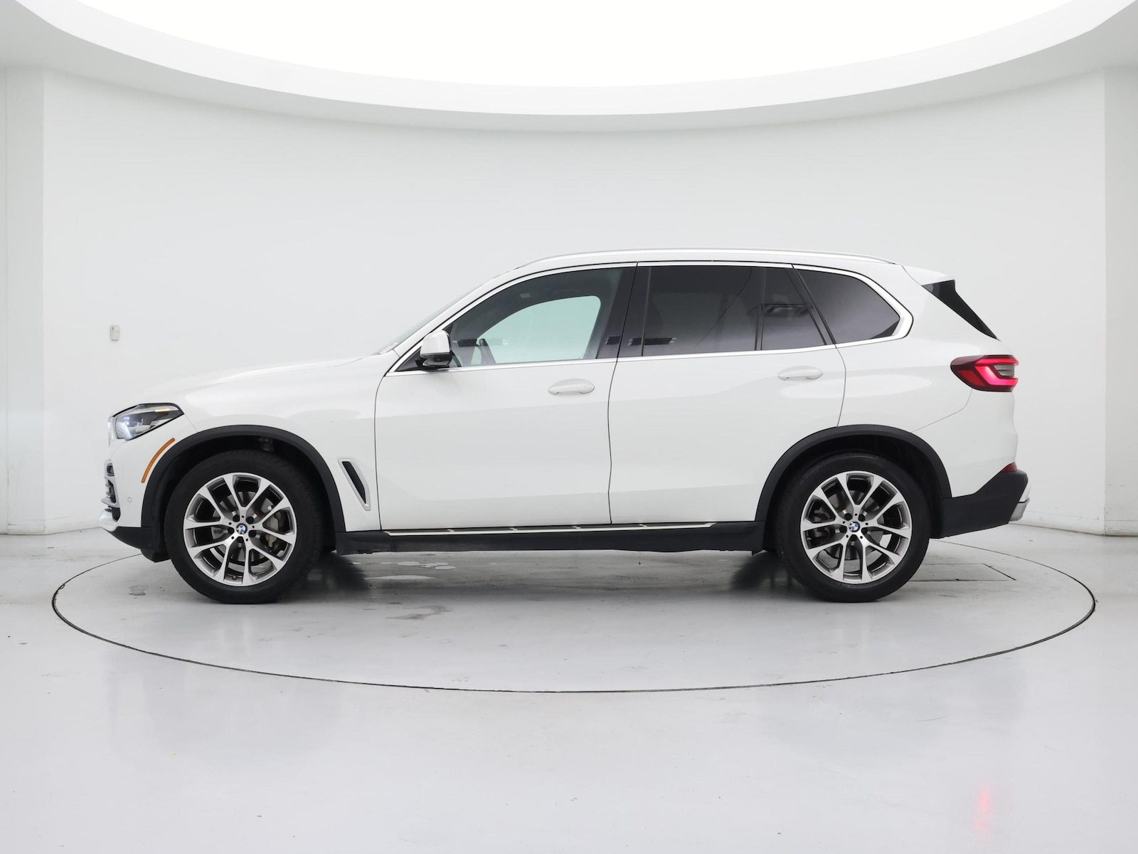 Image 4 of 2023 BMW X5 sDrive40i
