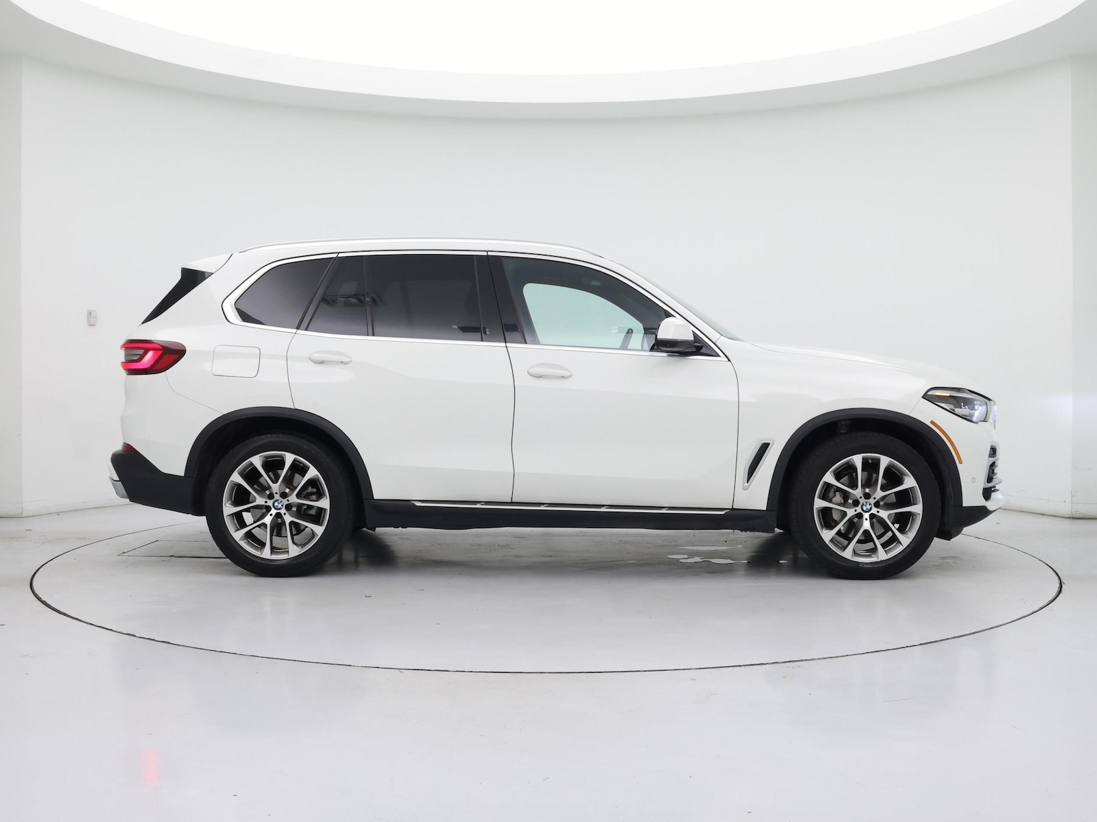 Image 8 of 2023 BMW X5 sDrive40i