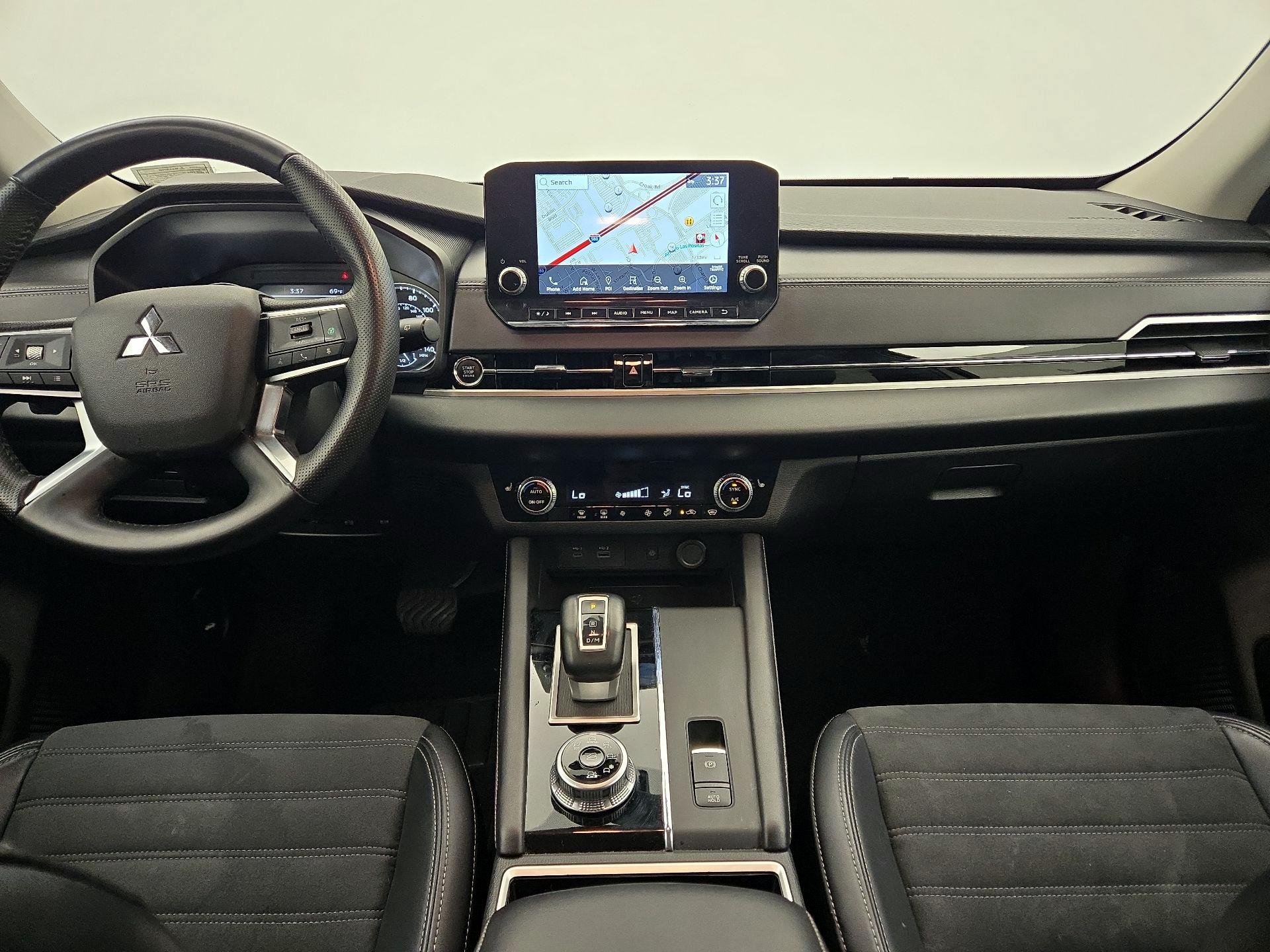 Thumbnail: 2024 Mitsubishi Outlander - 9