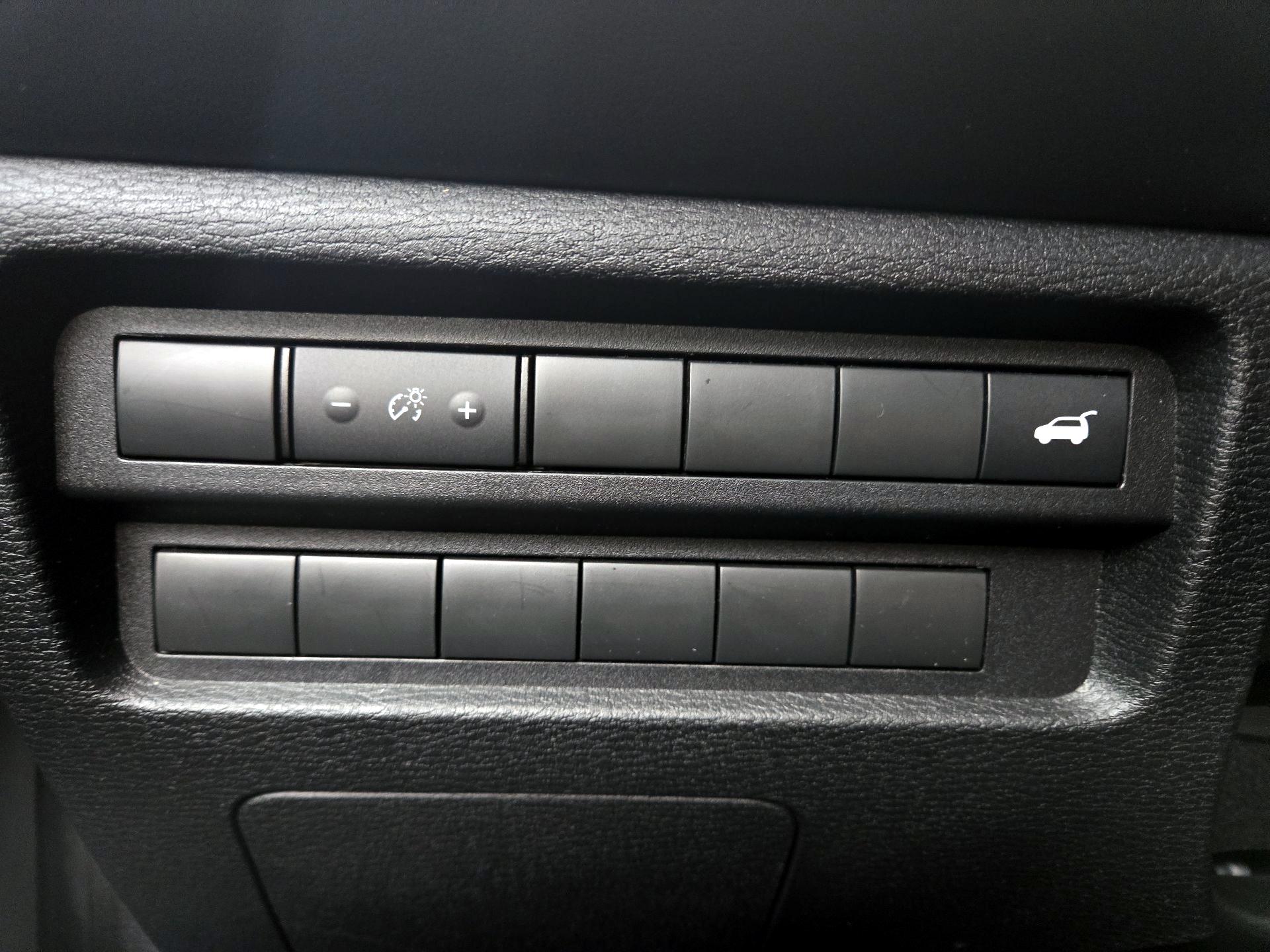 Thumbnail: 2024 Mitsubishi Outlander - 13