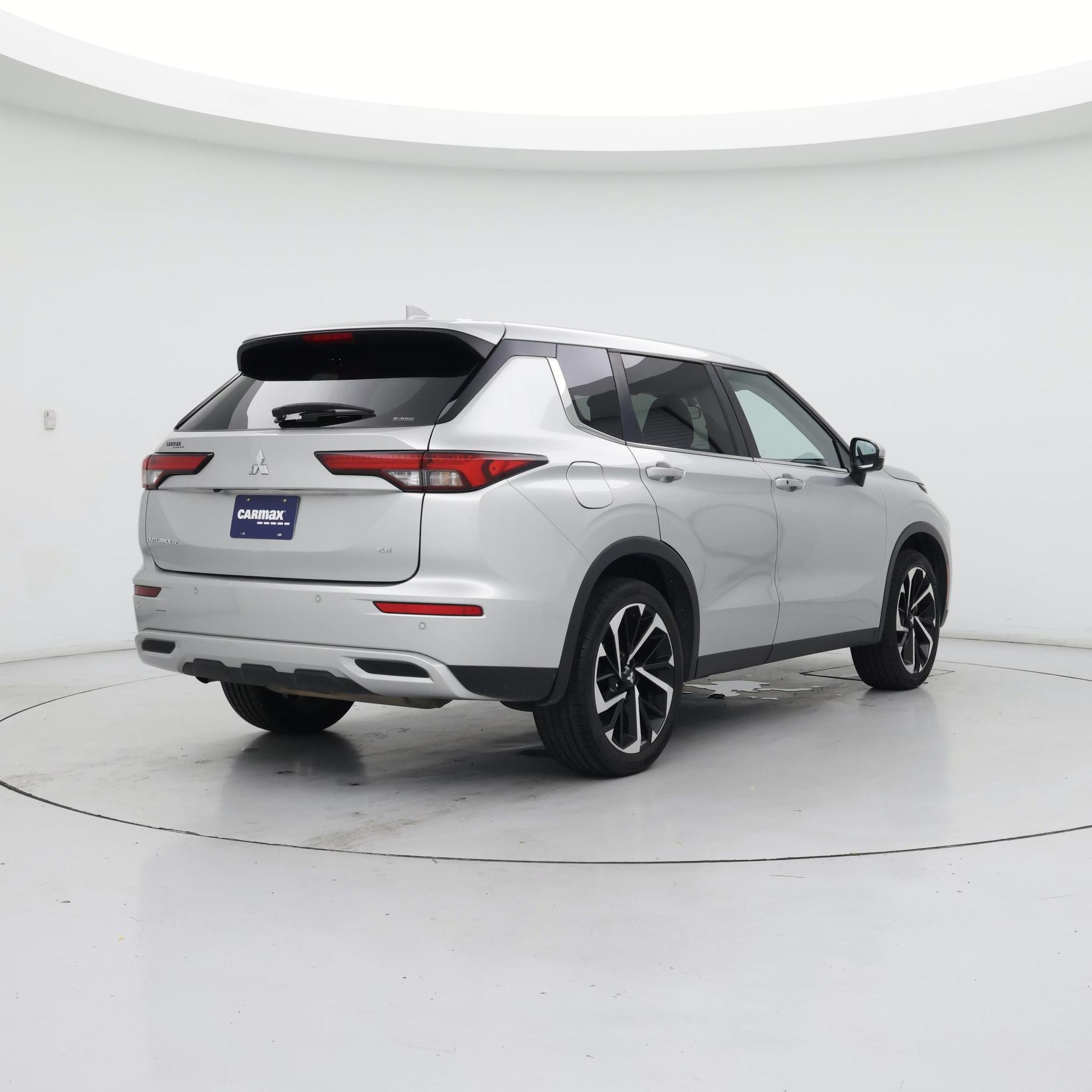 Thumbnail: 2024 Mitsubishi Outlander - 8