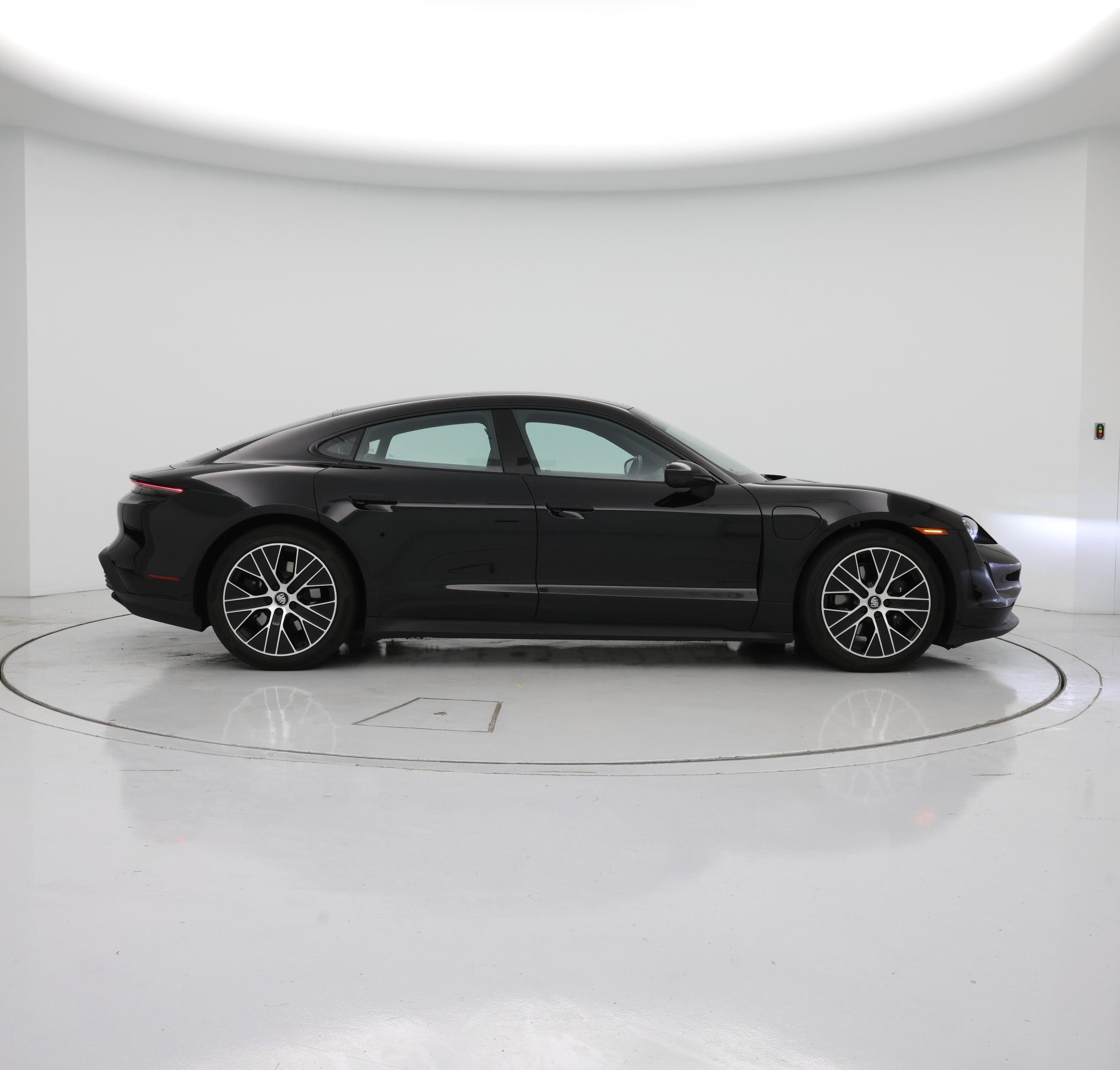 Thumbnail: 2024 Porsche Taycan - 7