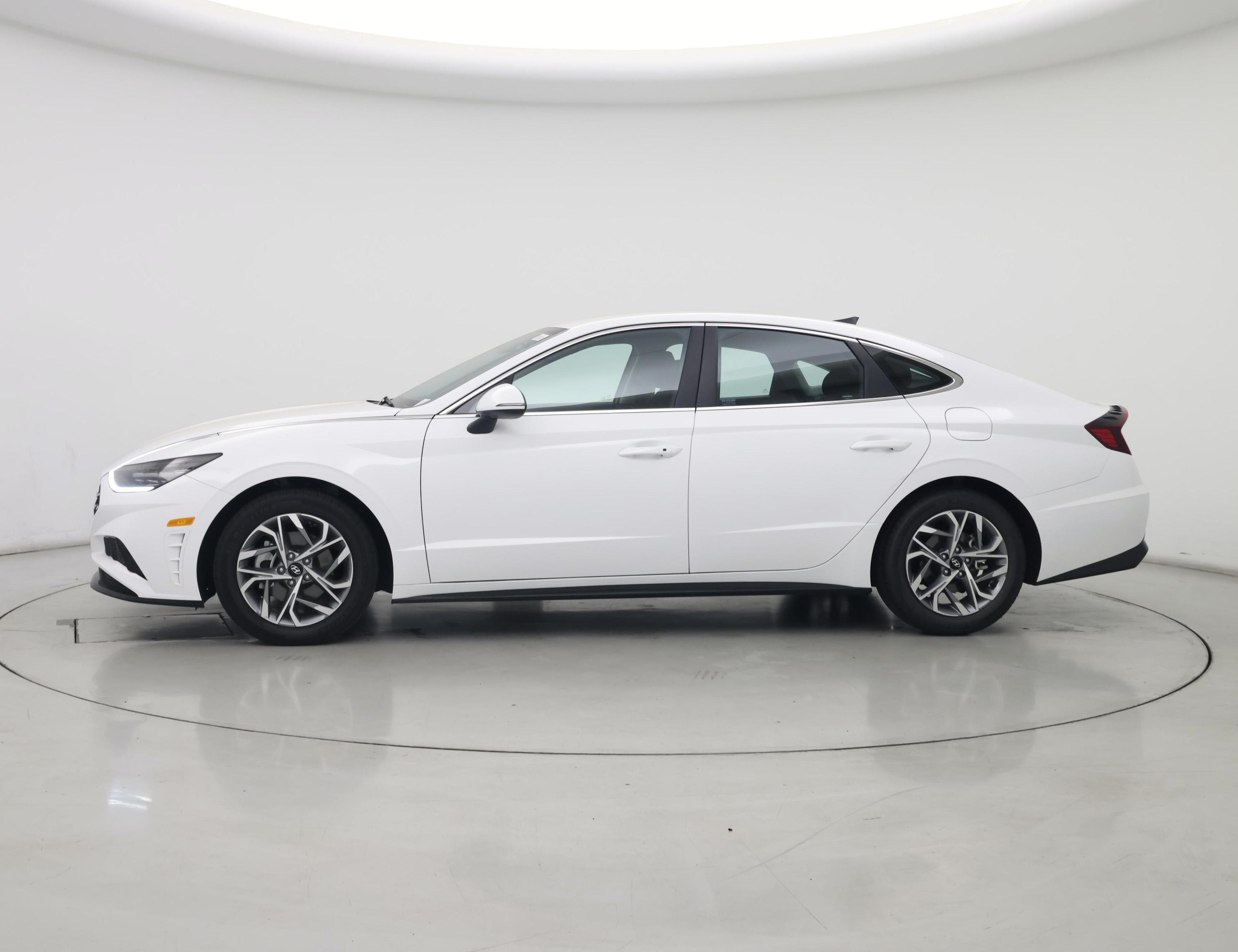 Thumbnail: 2023 Hyundai Sonata - 3