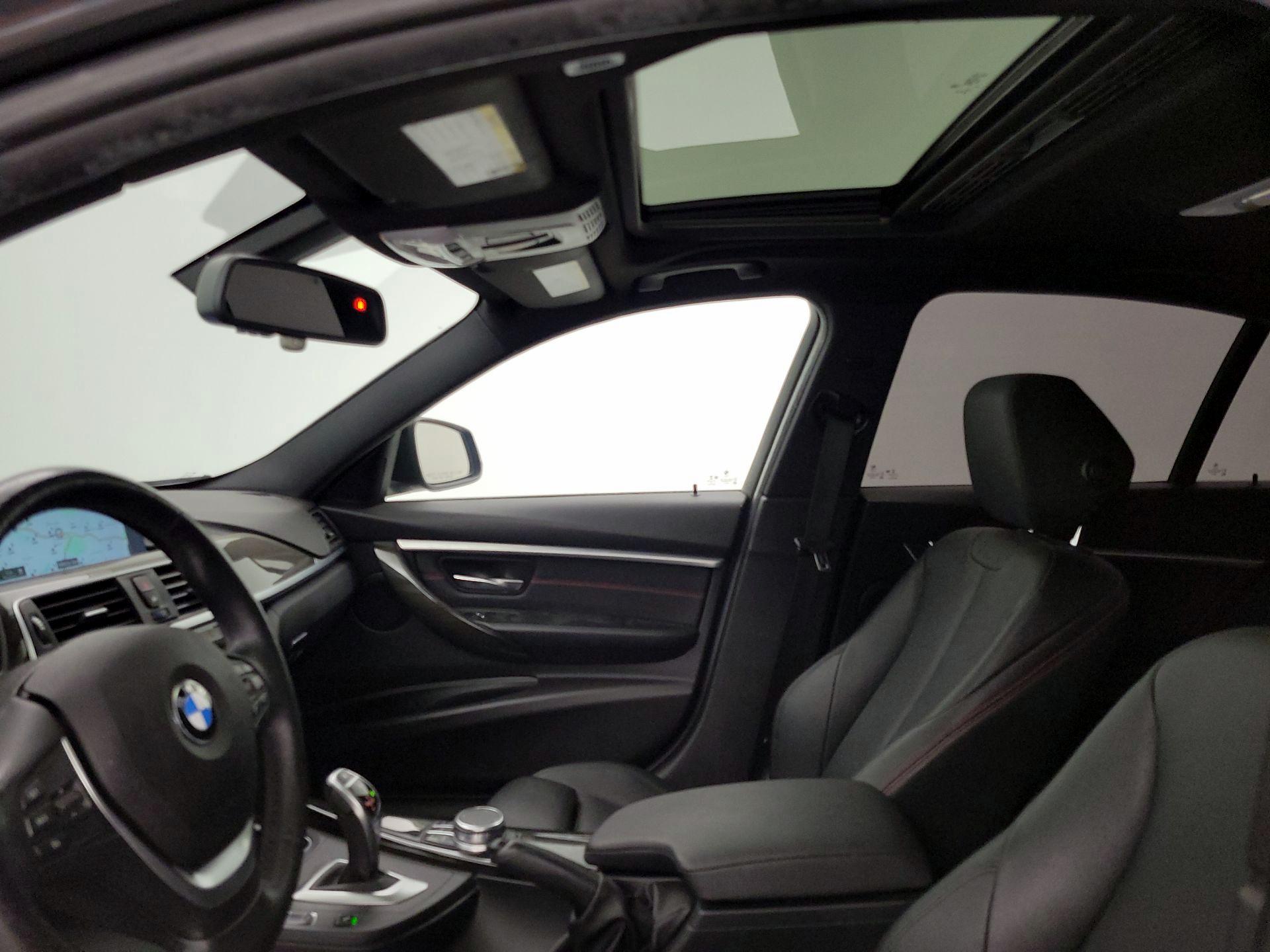 Thumbnail: 2018 BMW 3 Series - 20