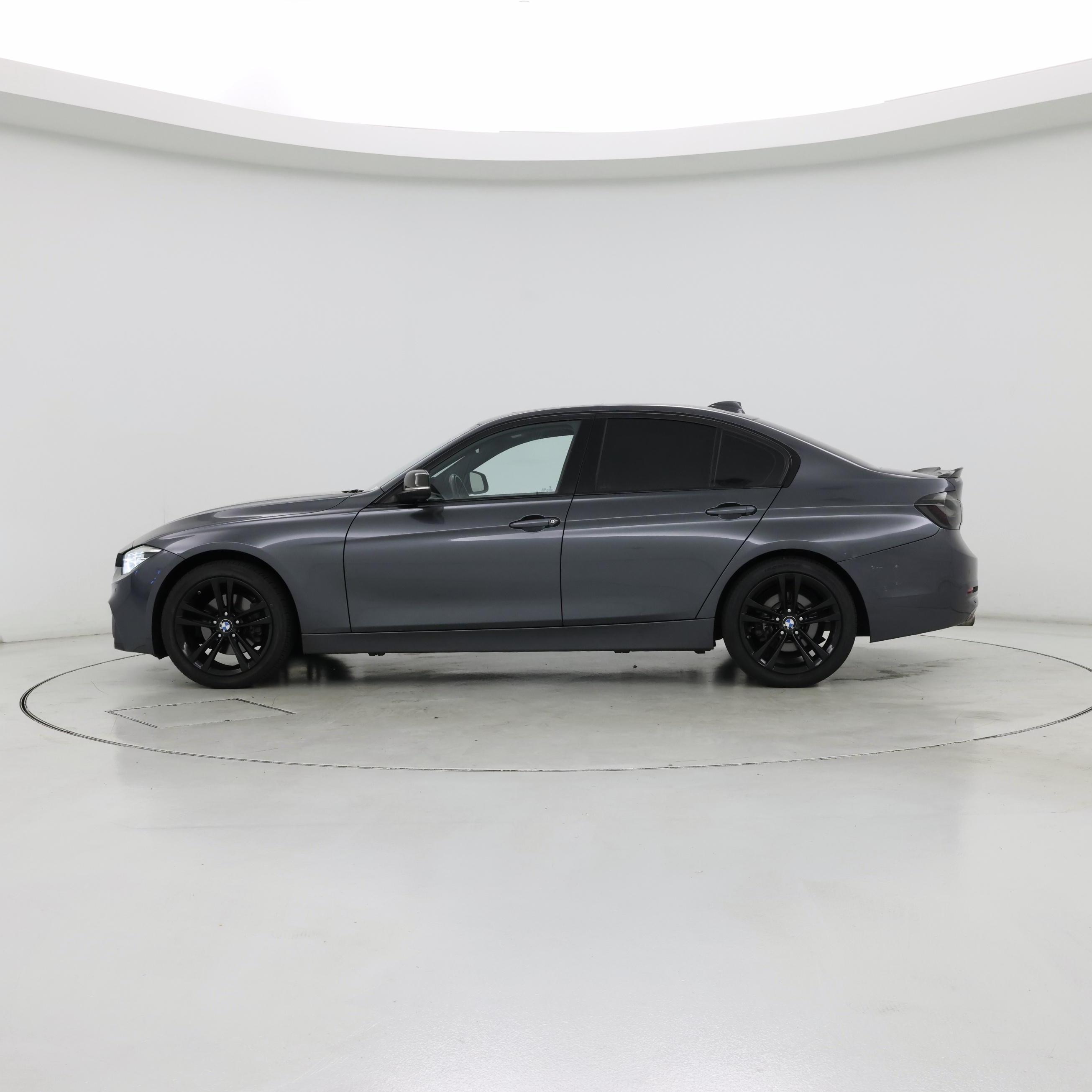 Thumbnail: 2018 BMW 3 Series - 3