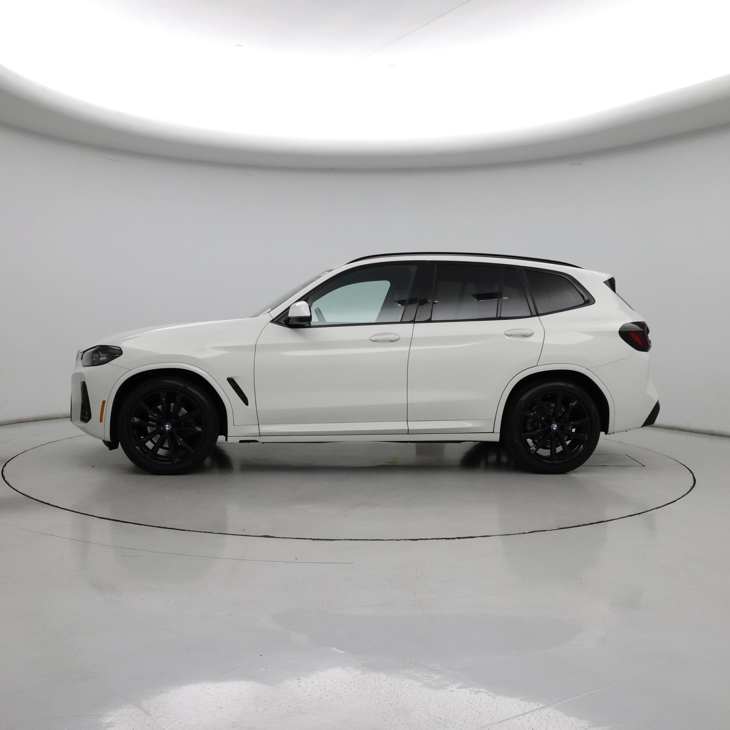 Thumbnail: 2022 BMW X3 - 3