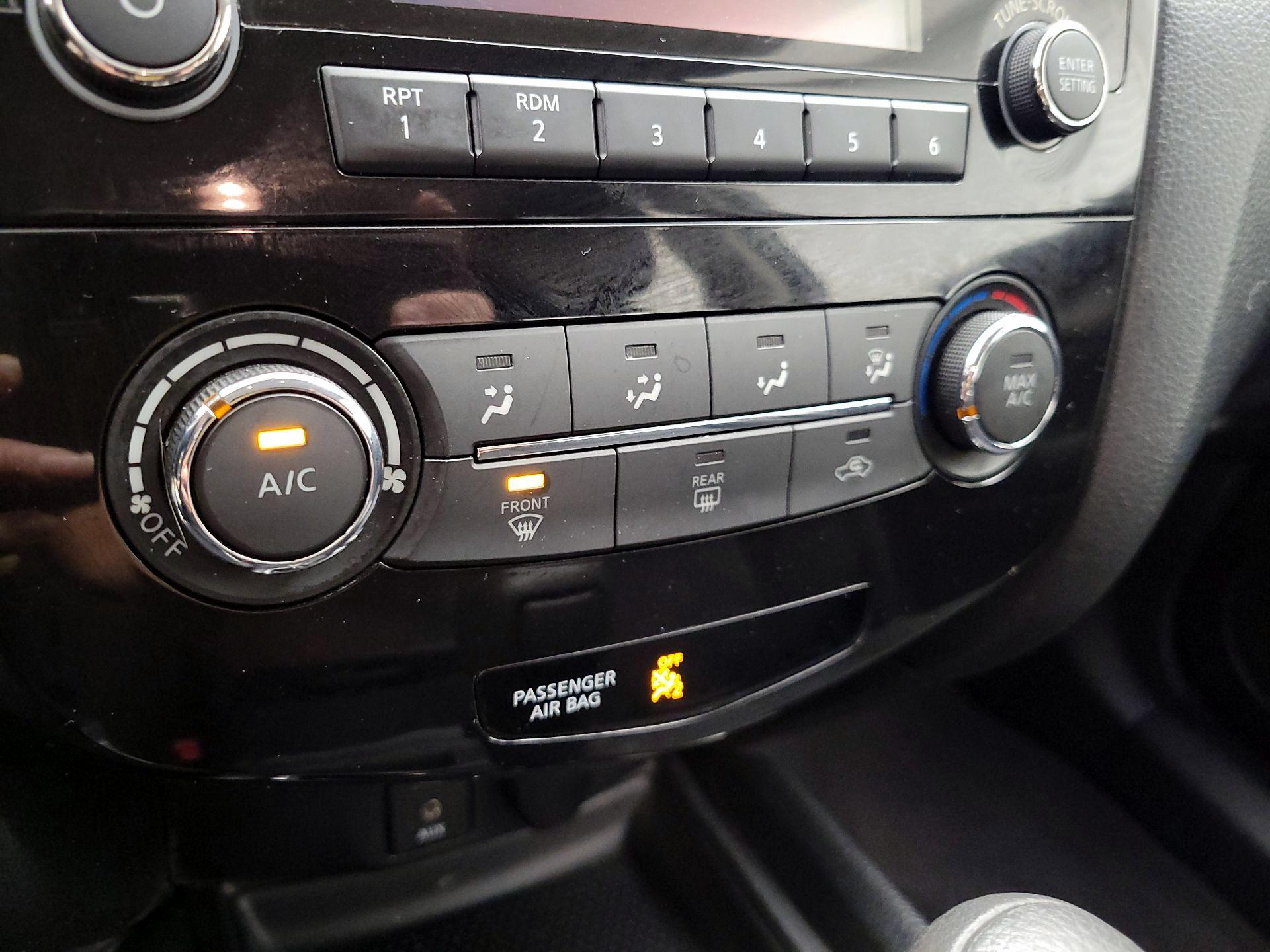 Thumbnail: 2015 Nissan Rogue - 16