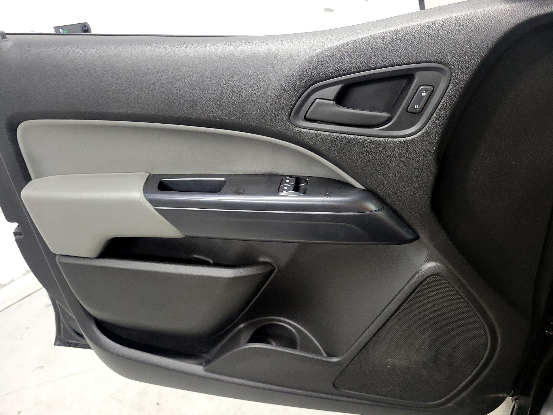 Thumbnail: 2018 Chevrolet Colorado - 12