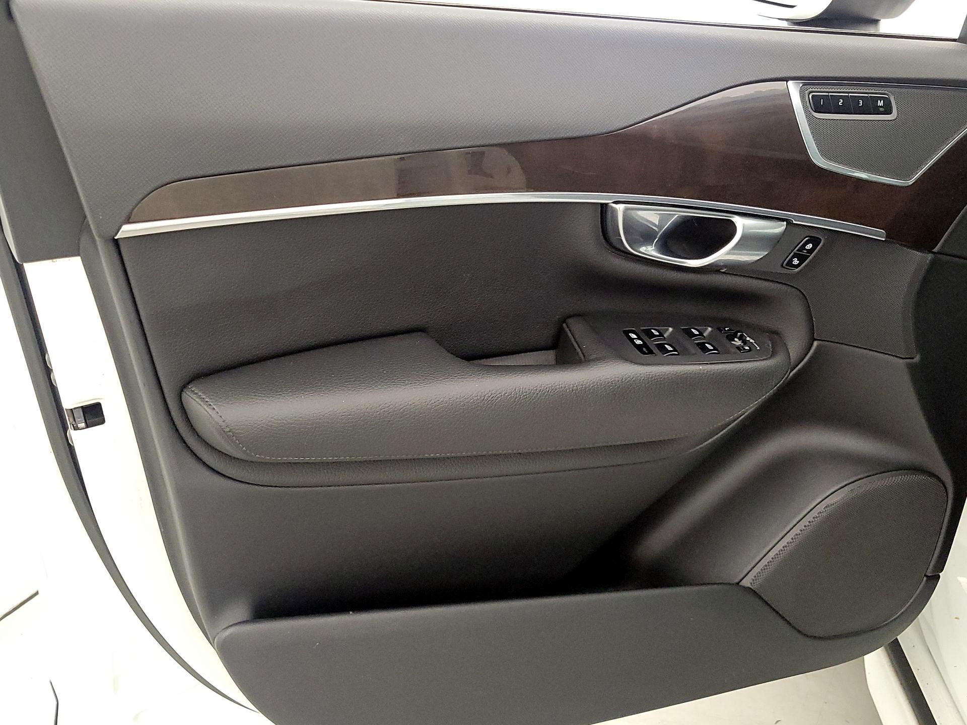 Thumbnail: 2017 Volvo XC90 - 12