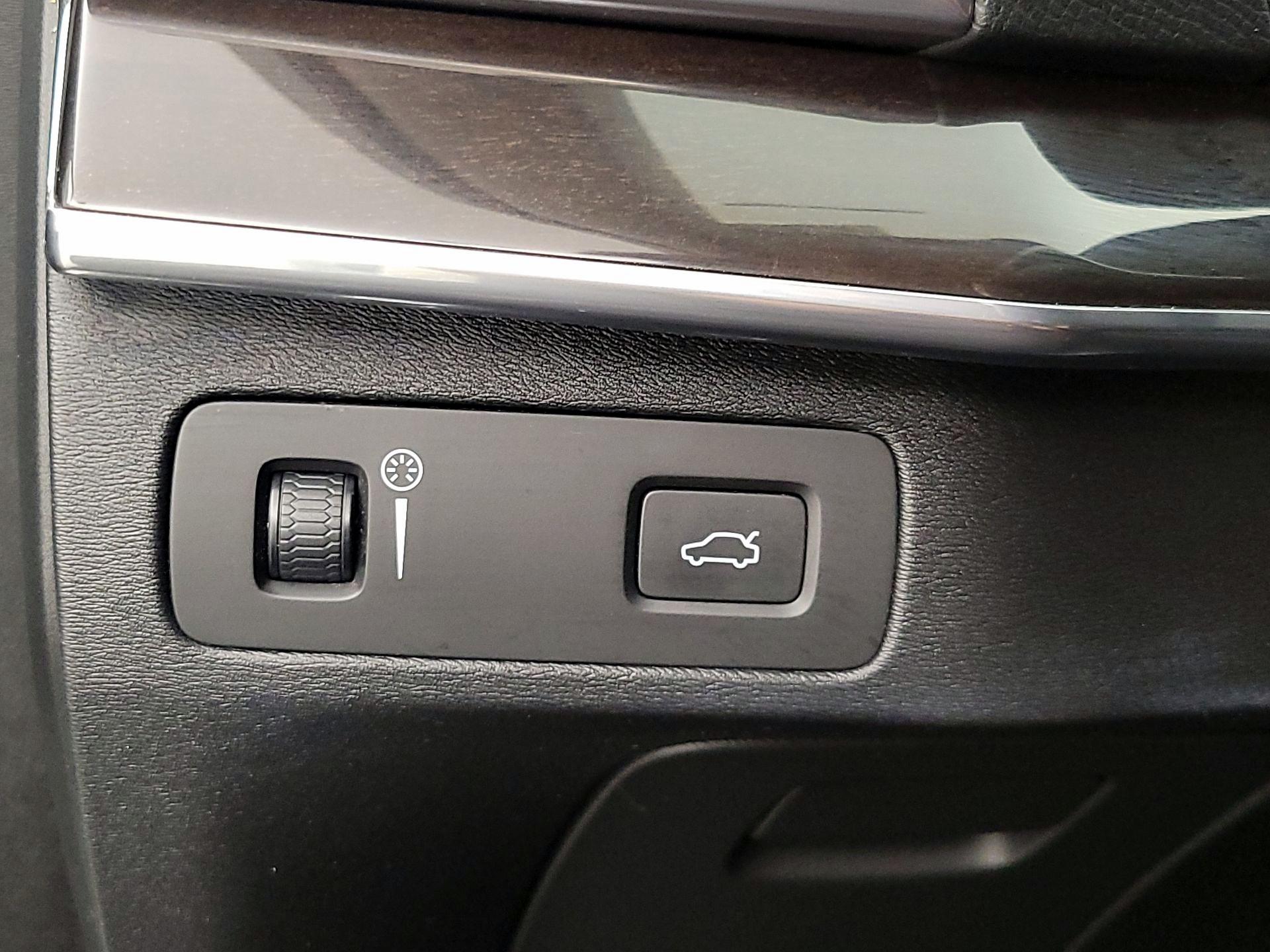 Thumbnail: 2017 Volvo XC90 - 13