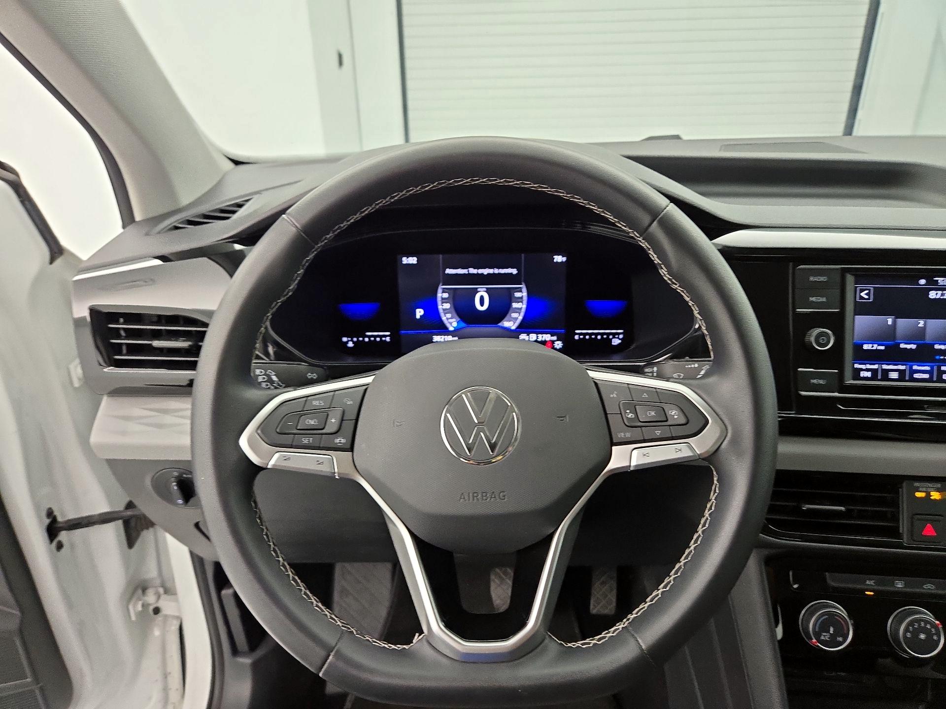 Thumbnail: 2023 Volkswagen Taos - 10