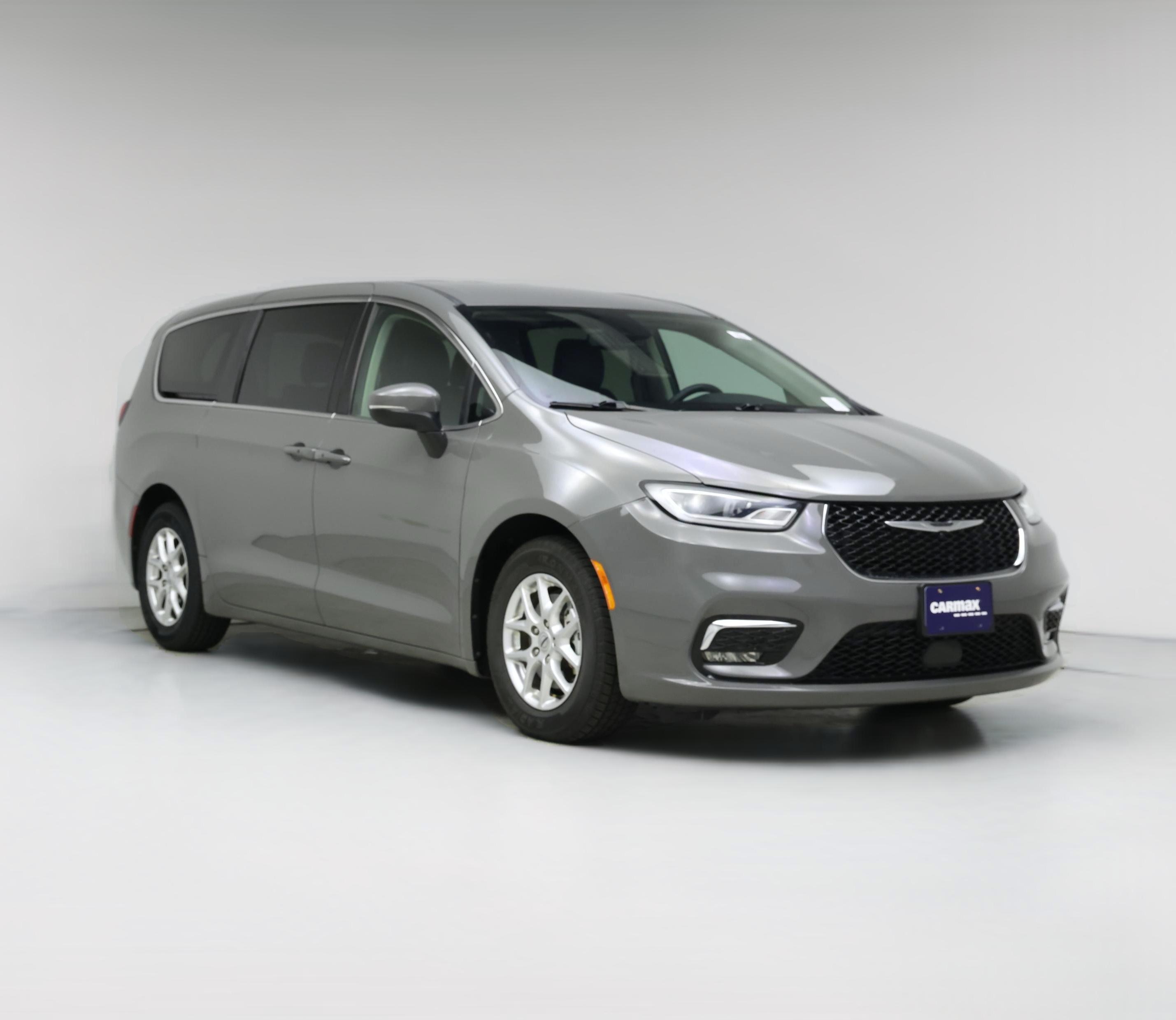 Thumbnail: 2023 Chrysler Pacifica - 1