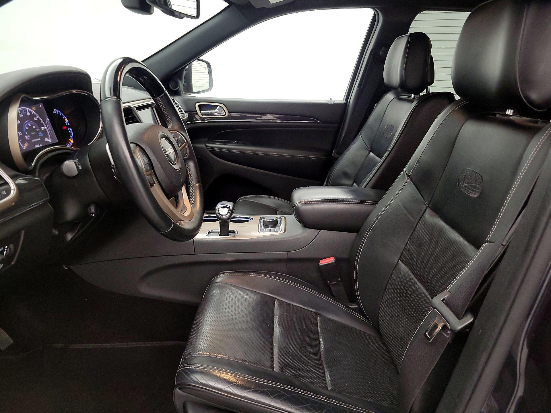 Thumbnail: 2015 Jeep Grand Cherokee - 11