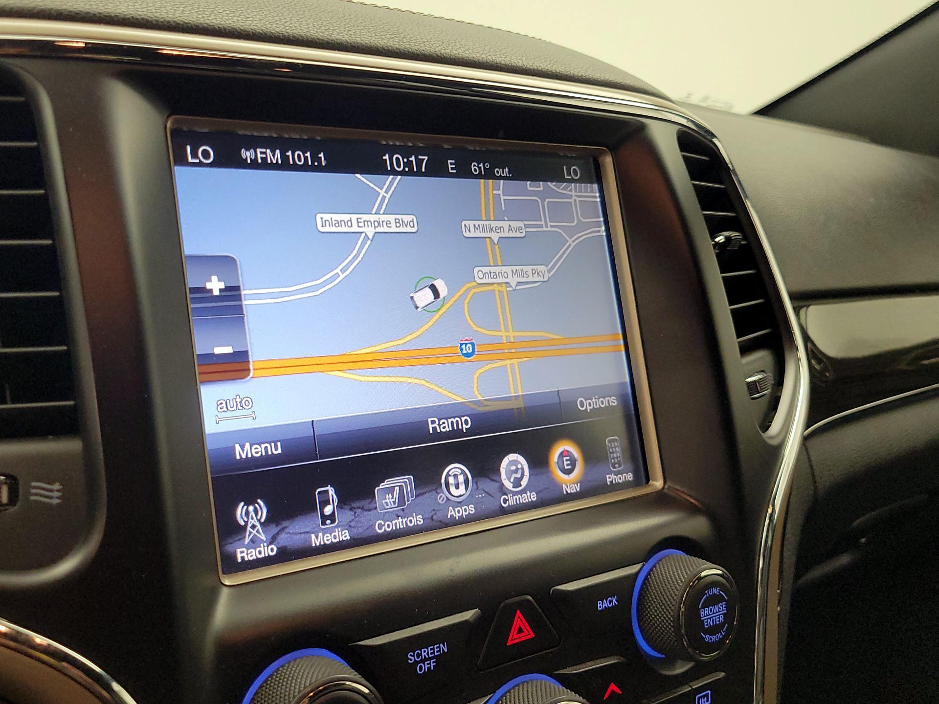 Thumbnail: 2015 Jeep Grand Cherokee - 14