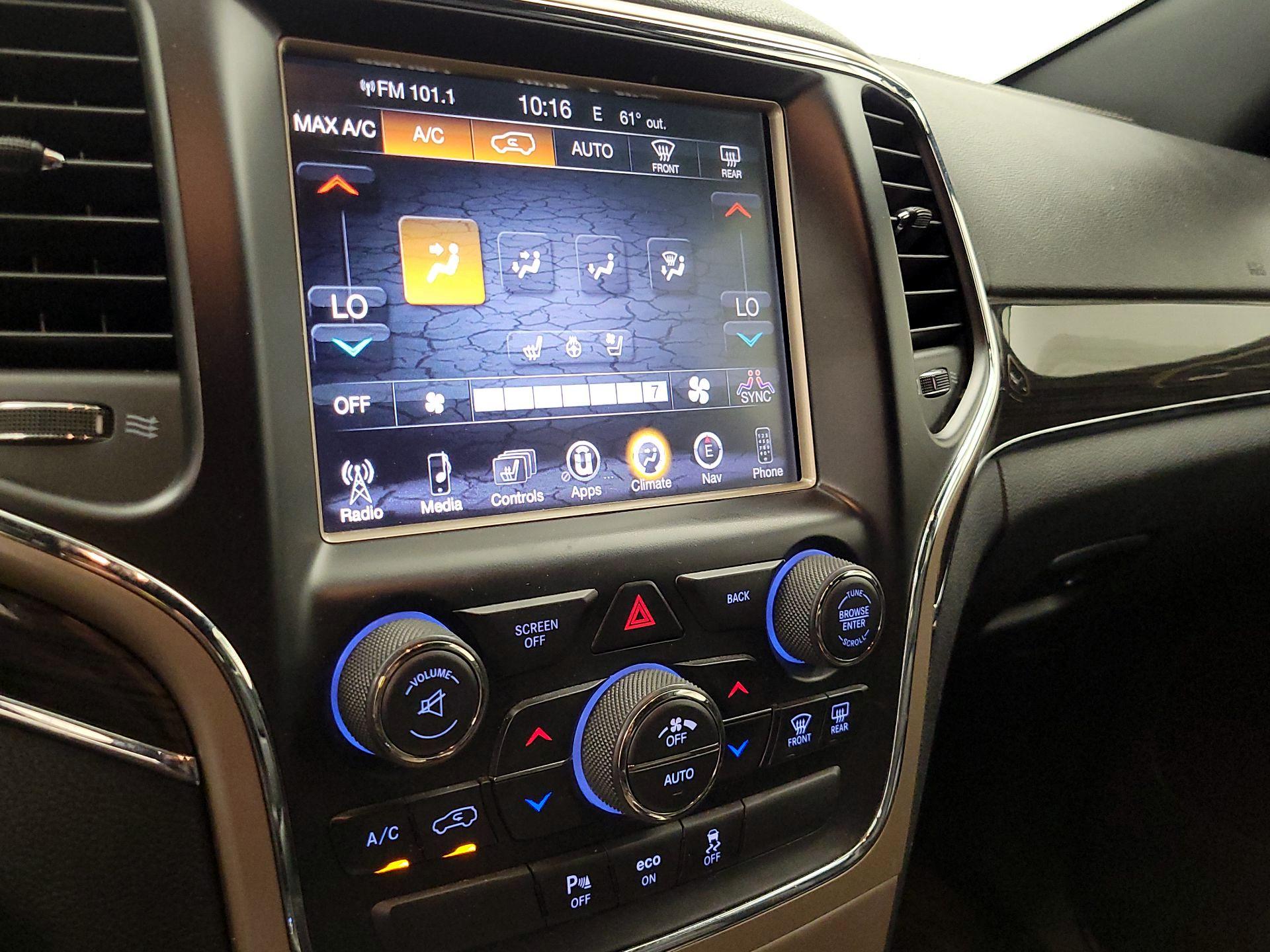 Thumbnail: 2015 Jeep Grand Cherokee - 17
