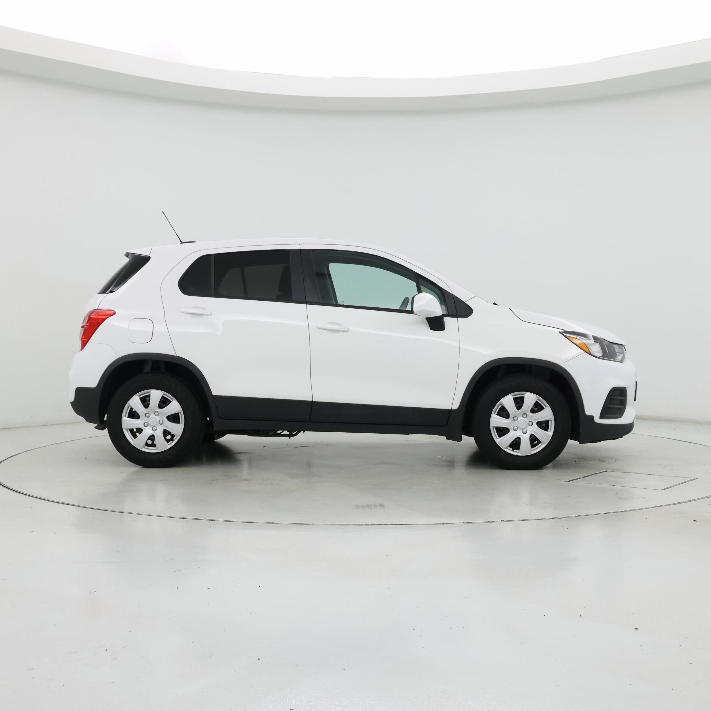 Thumbnail: 2017 Chevrolet Trax - 7