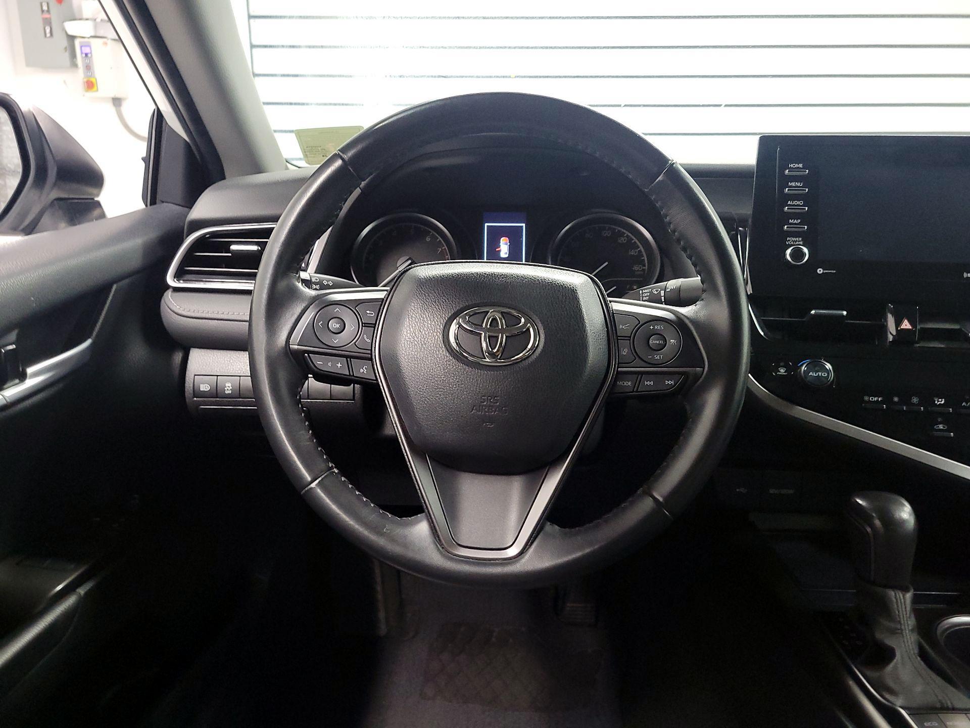 Thumbnail: 2023 Toyota Camry - 10