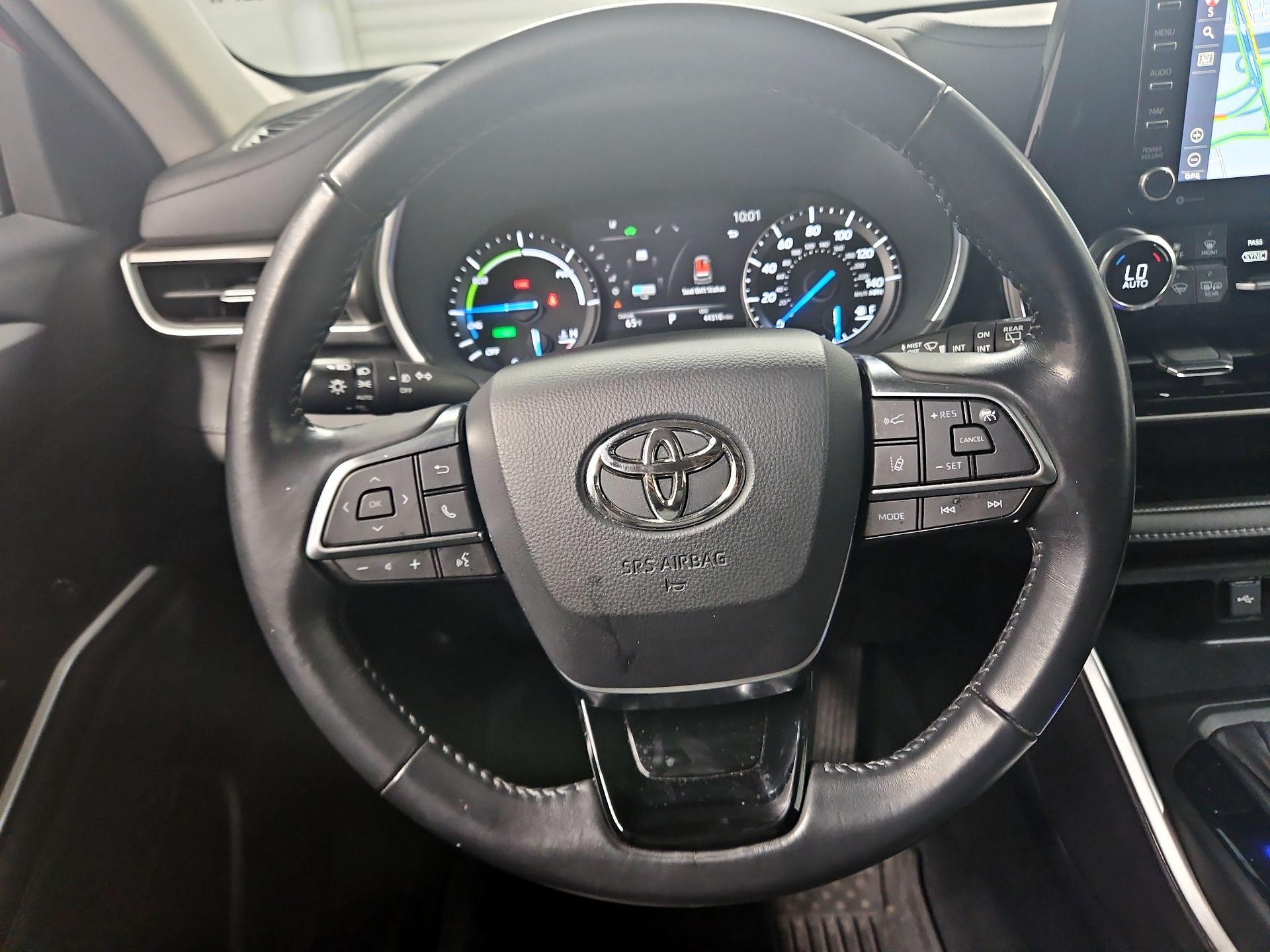 Thumbnail: 2021 Toyota Highlander - 10