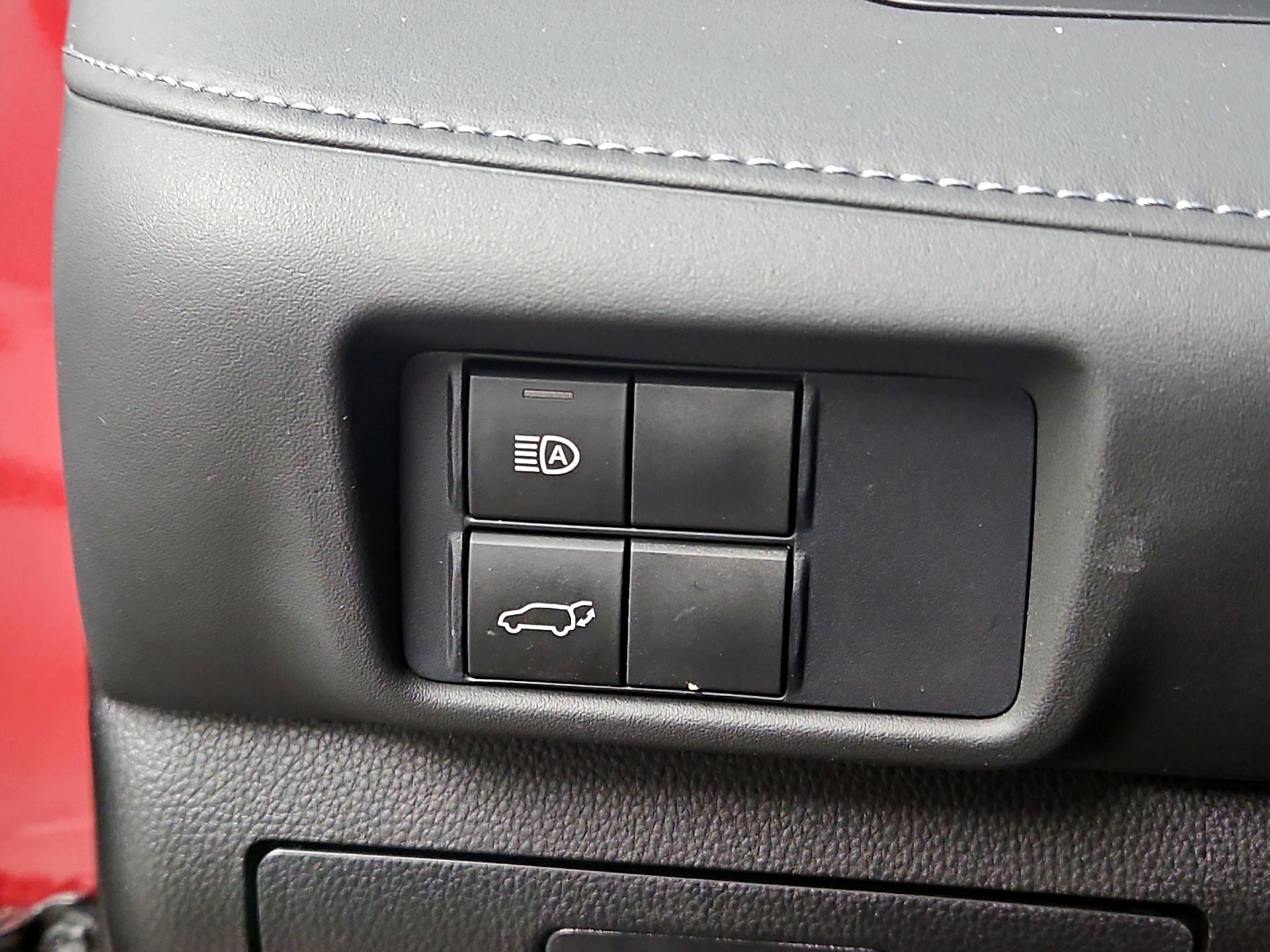 Thumbnail: 2021 Toyota Highlander - 13