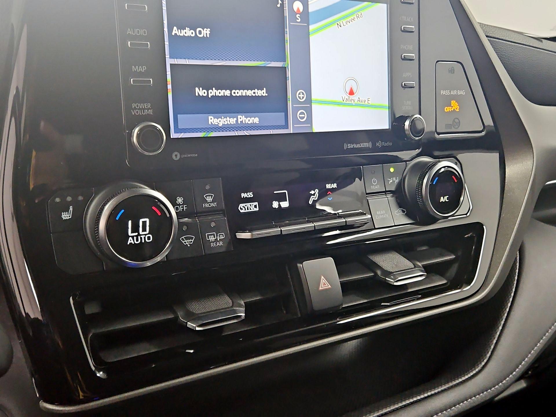 Thumbnail: 2021 Toyota Highlander - 17