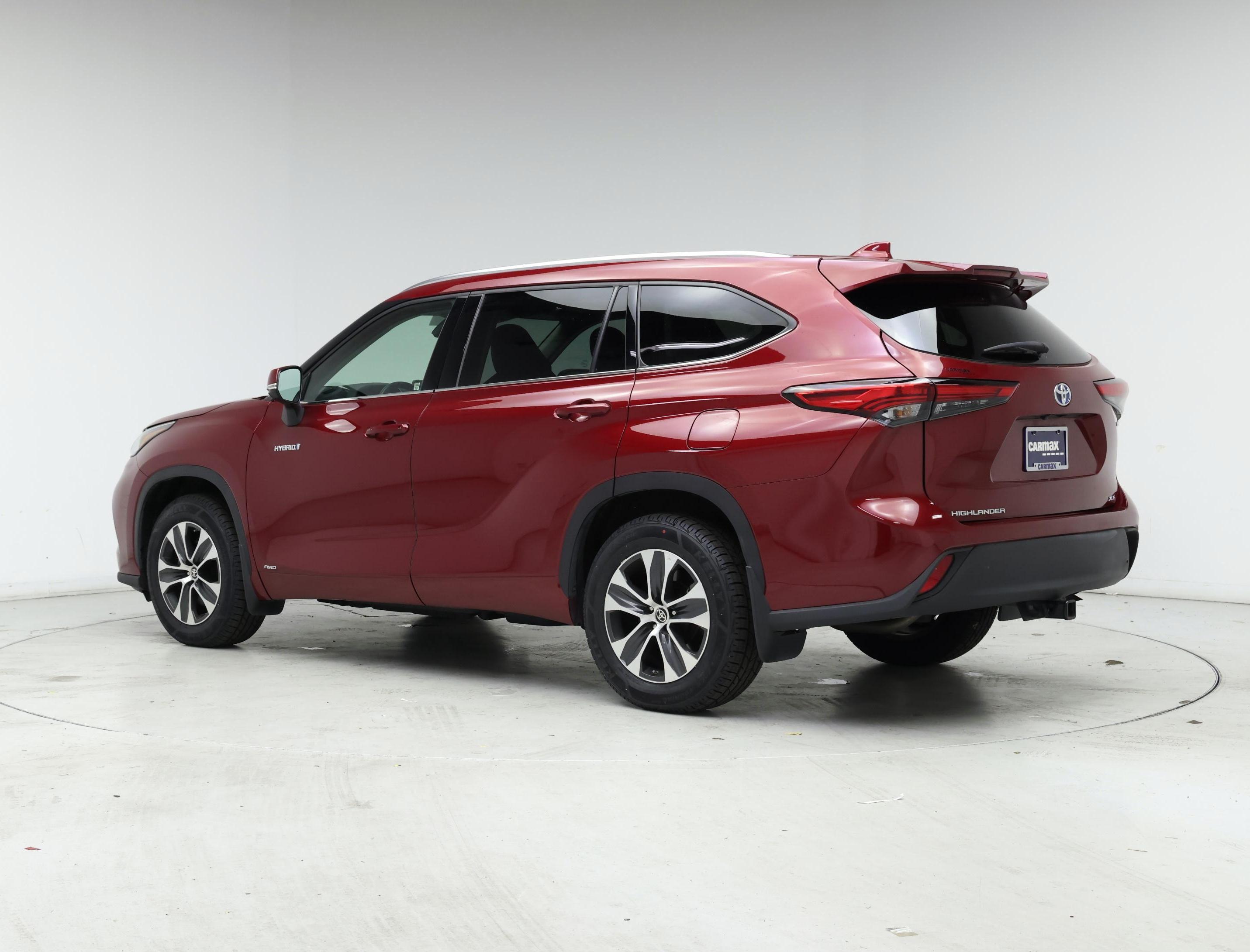 Thumbnail: 2021 Toyota Highlander - 2