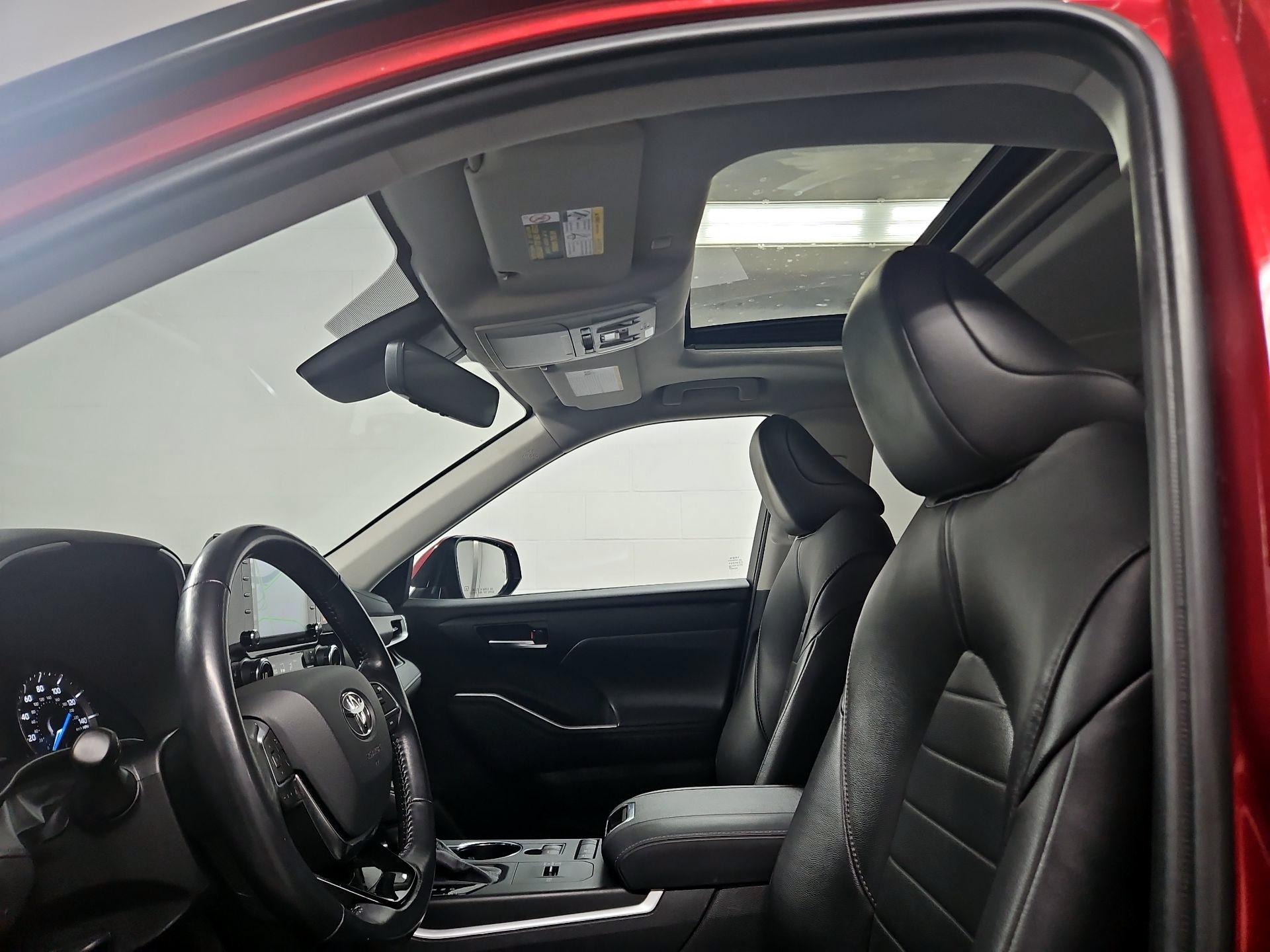 Thumbnail: 2021 Toyota Highlander - 20