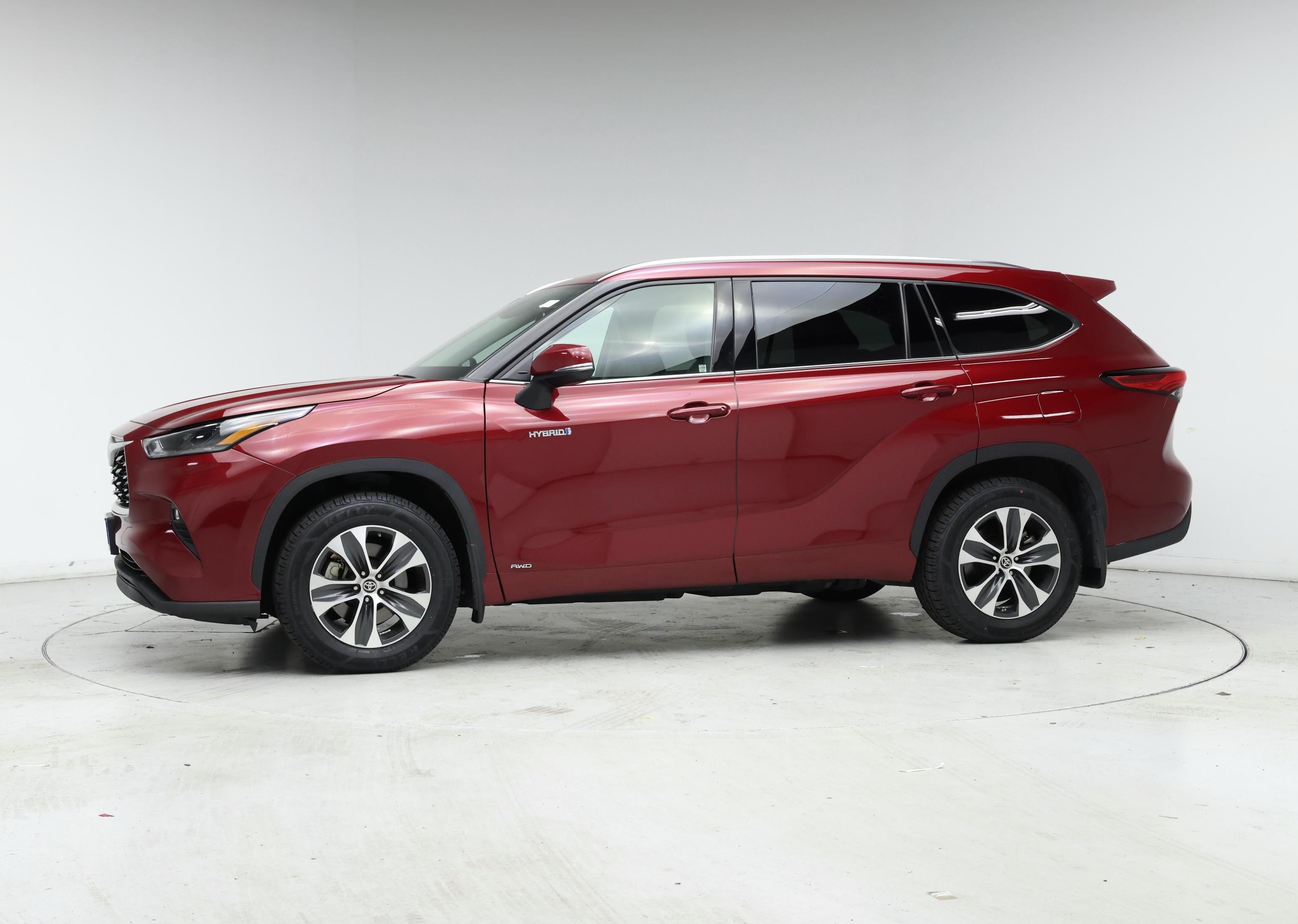 Thumbnail: 2021 Toyota Highlander - 3