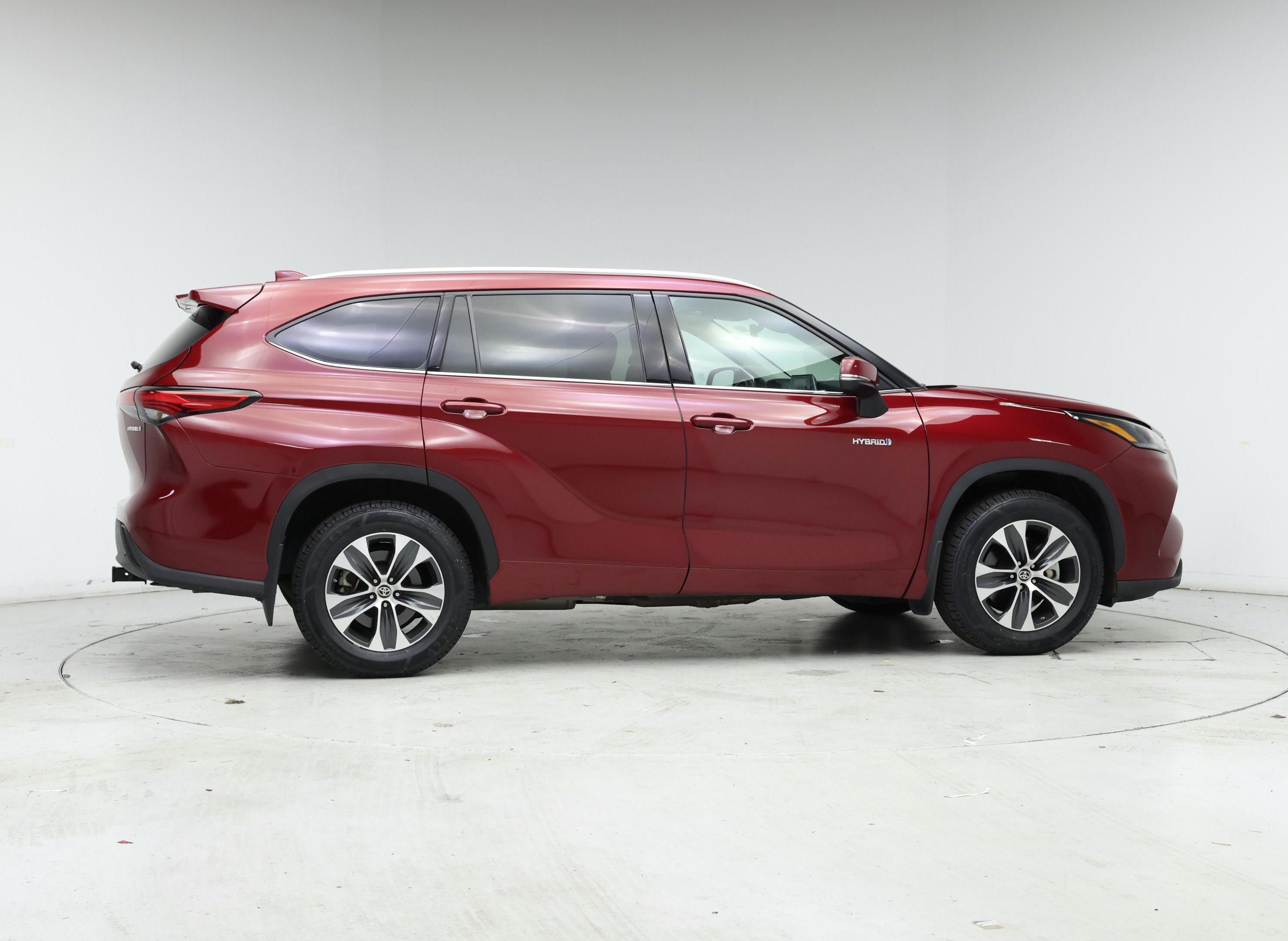 Thumbnail: 2021 Toyota Highlander - 7