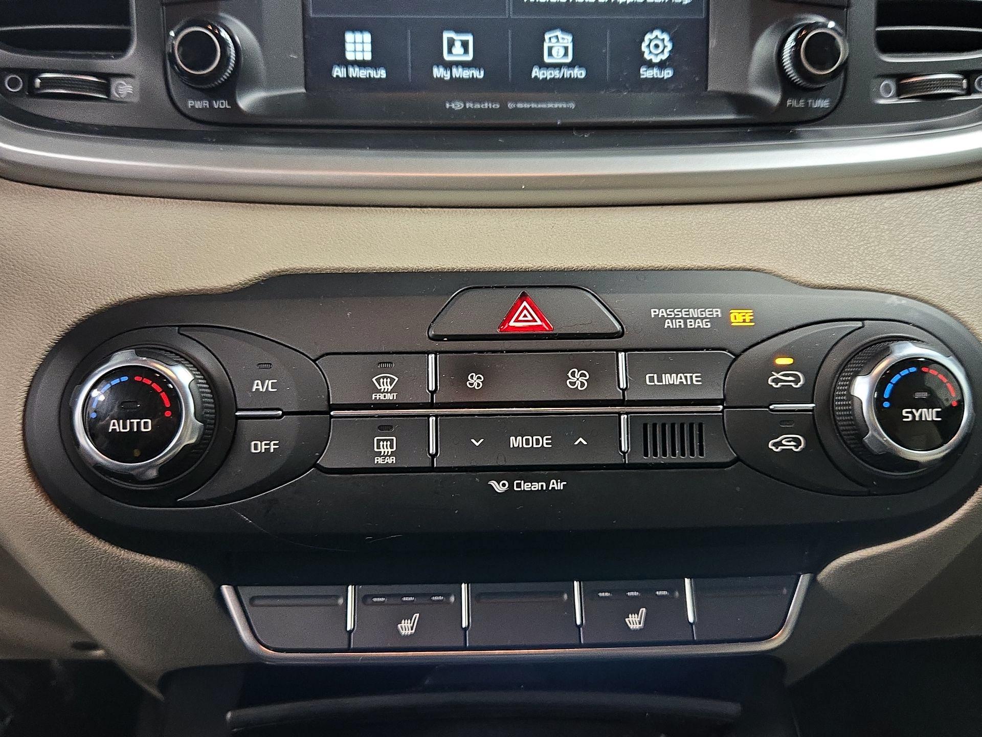 Thumbnail: 2018 Kia Sorento - 16
