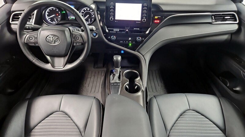2022 Toyota Camry SE 9