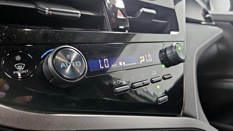 2022 Toyota Camry SE 16