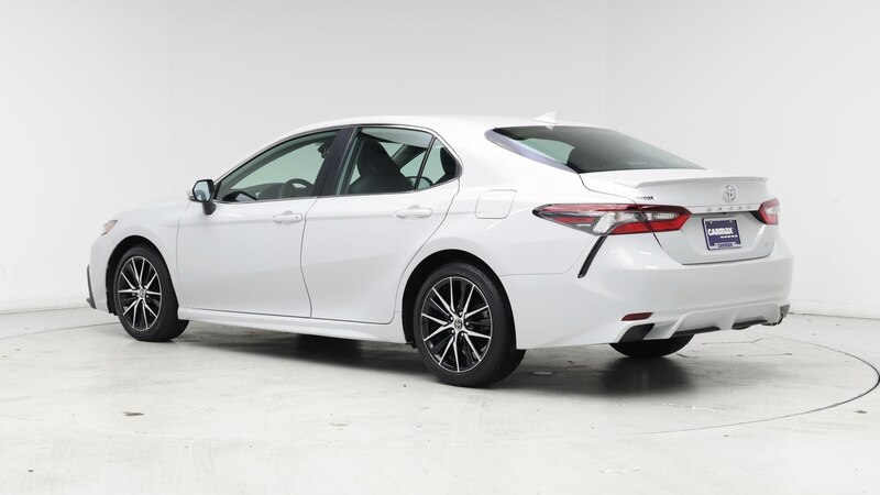 2022 Toyota Camry SE 2