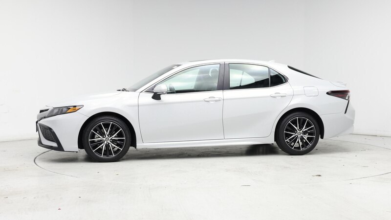 2022 Toyota Camry SE 3