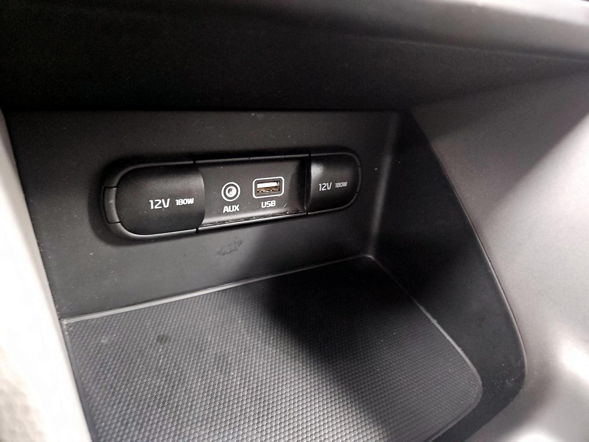 Thumbnail: 2019 Kia Niro - 18
