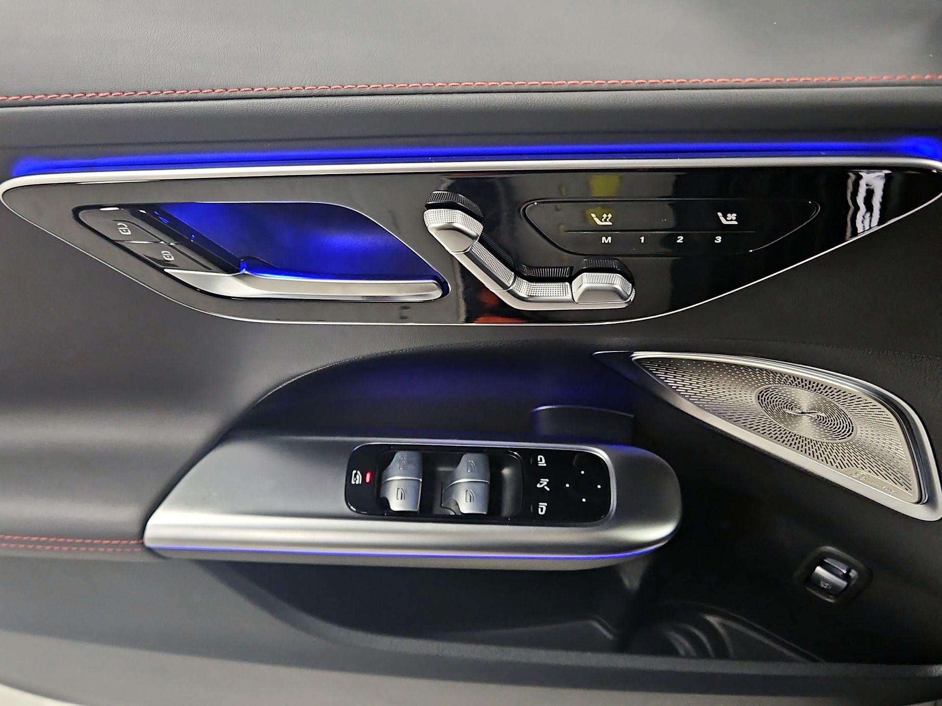 Thumbnail: 2023 Mercedes-Benz C-Class - 12