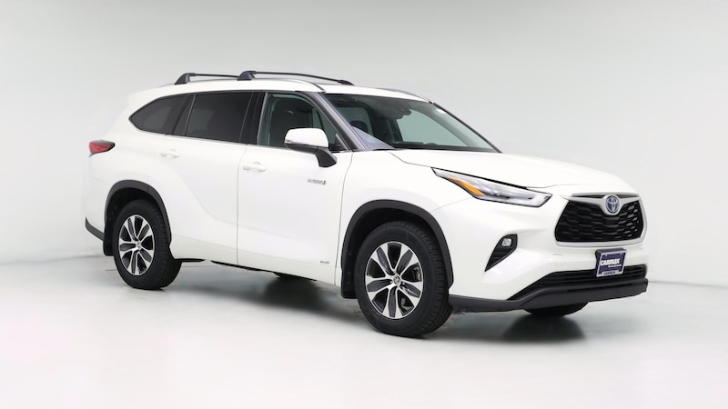 2021 Toyota Highlander XLE Hero Image