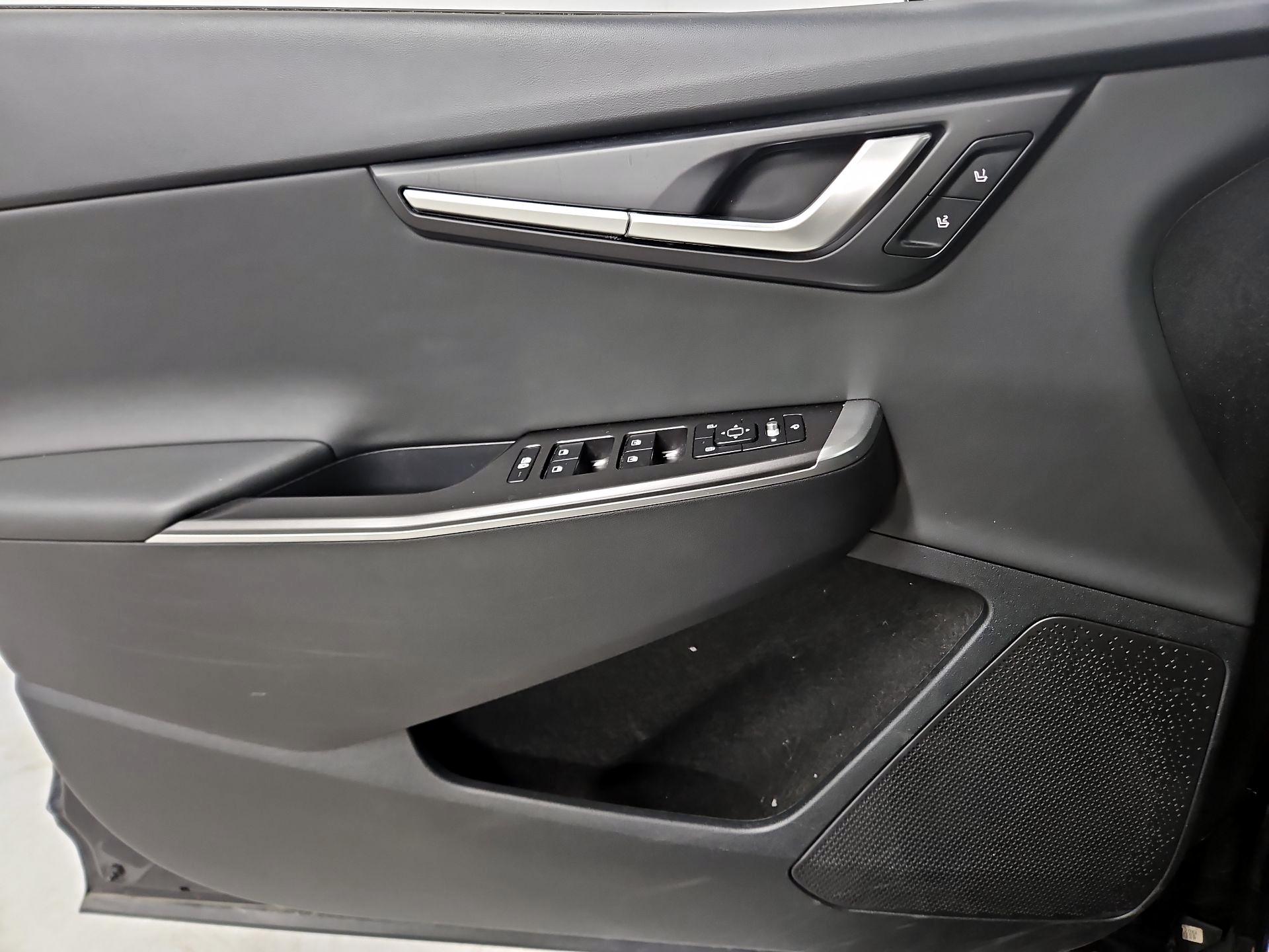 Thumbnail: 2023 Kia EV6 - 12