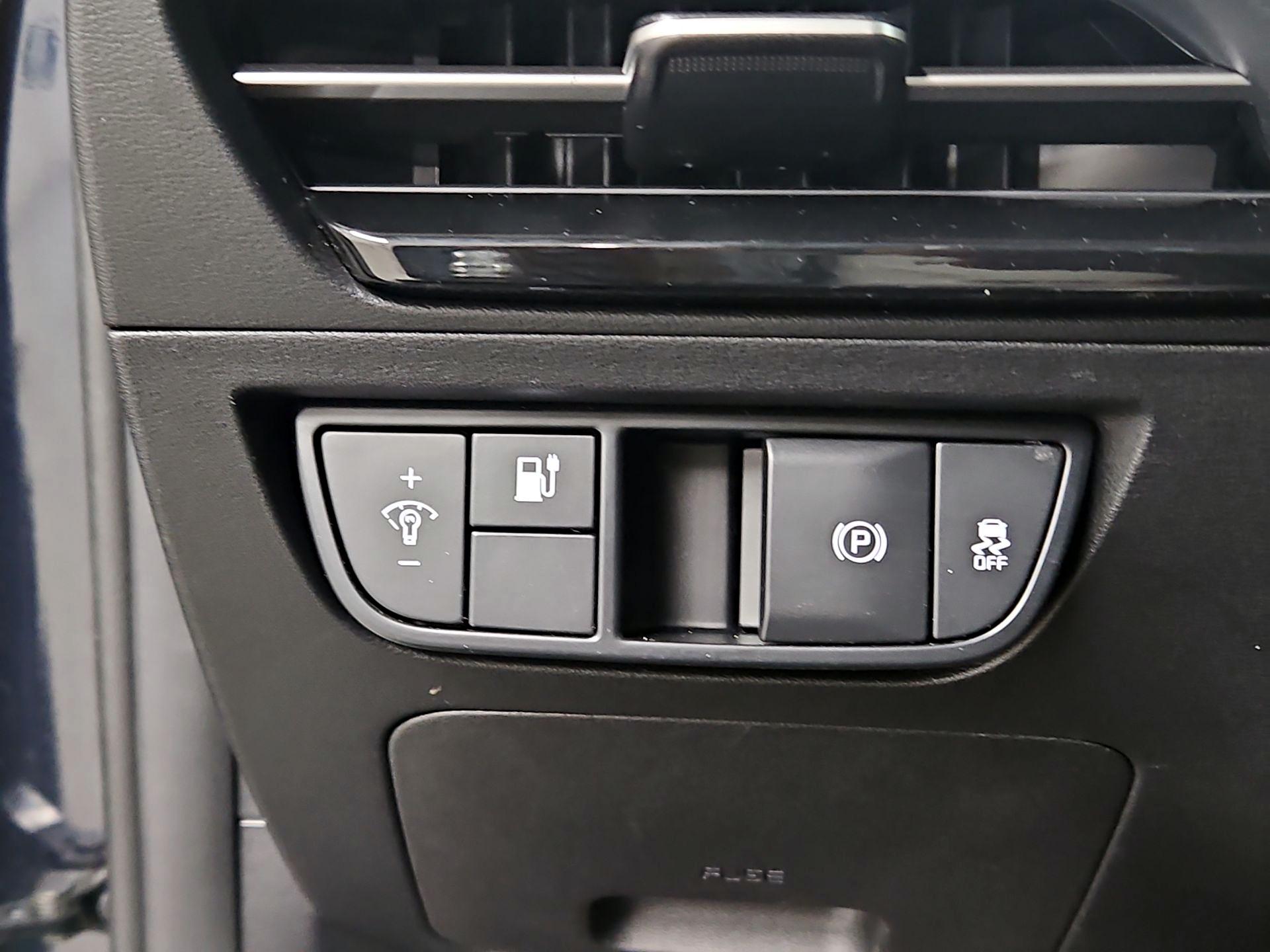 Thumbnail: 2023 Kia EV6 - 13