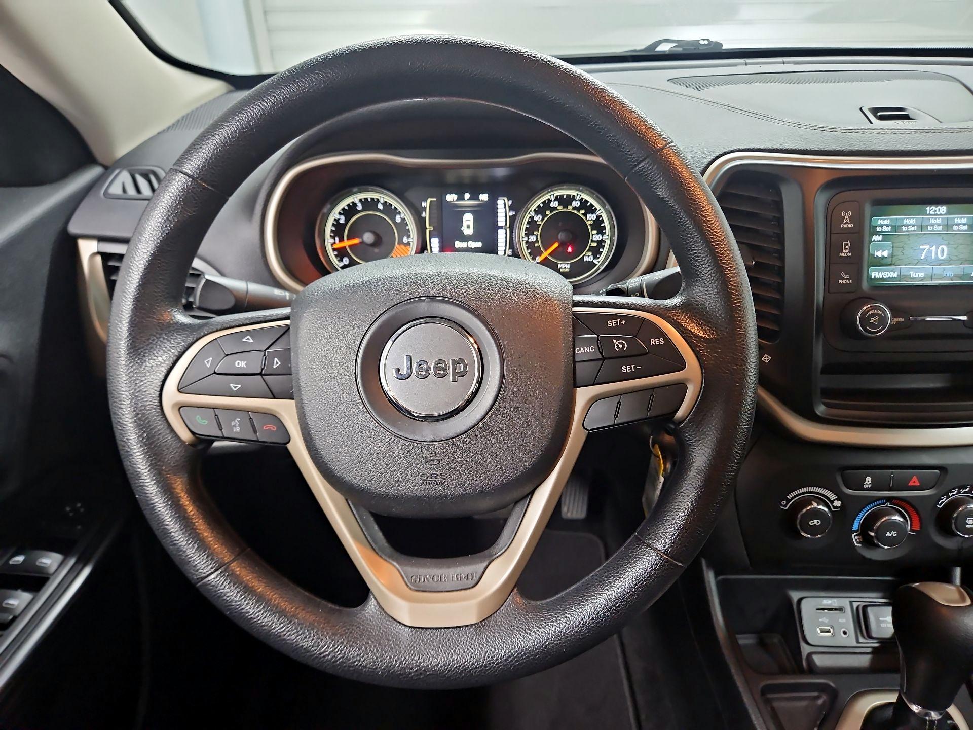 Thumbnail: 2015 Jeep Cherokee - 10