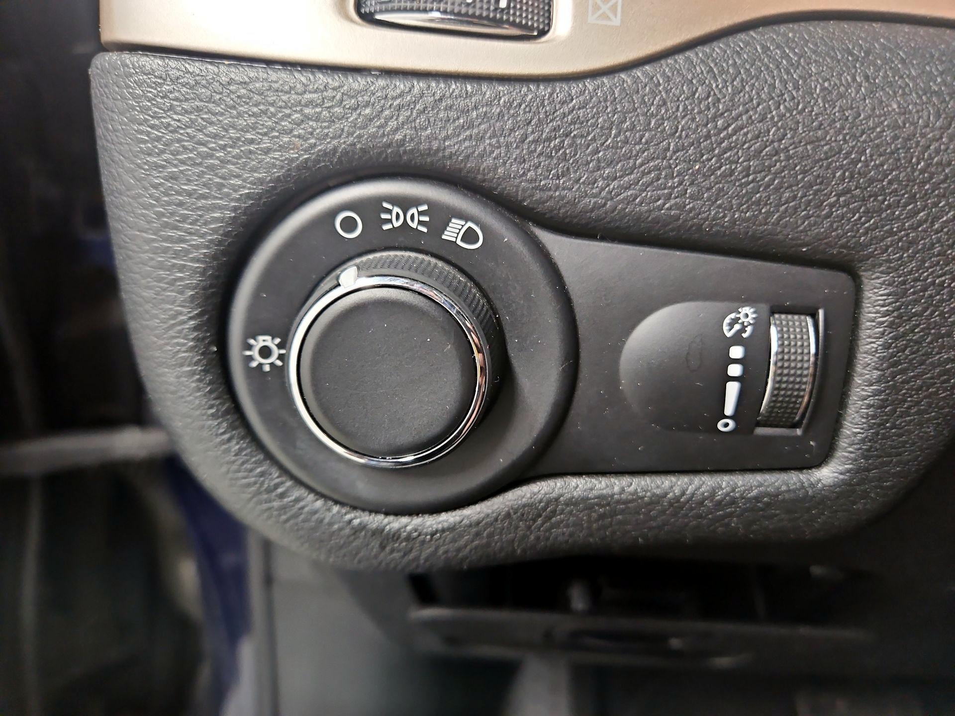 Thumbnail: 2015 Jeep Cherokee - 13