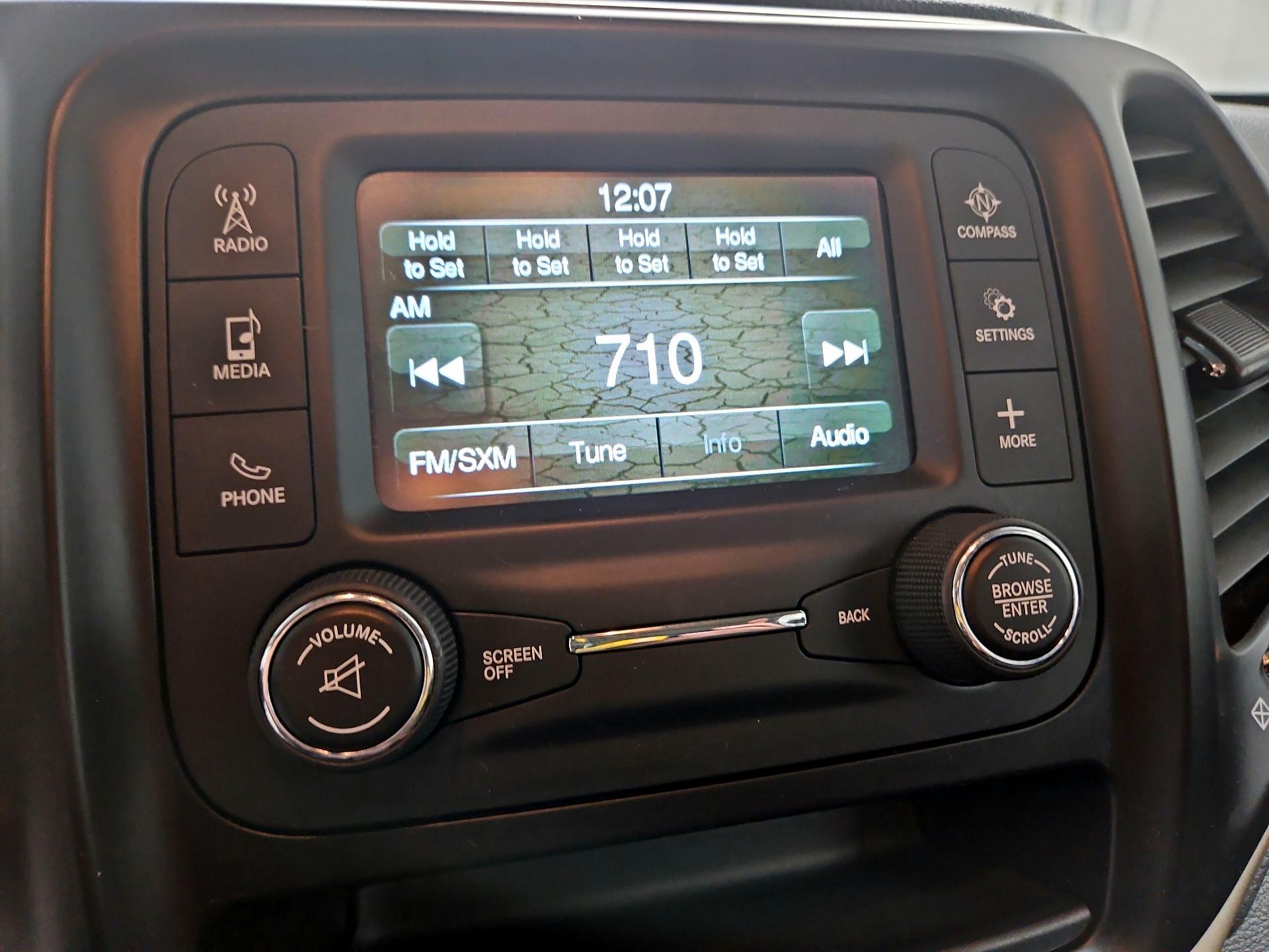 Thumbnail: 2015 Jeep Cherokee - 14