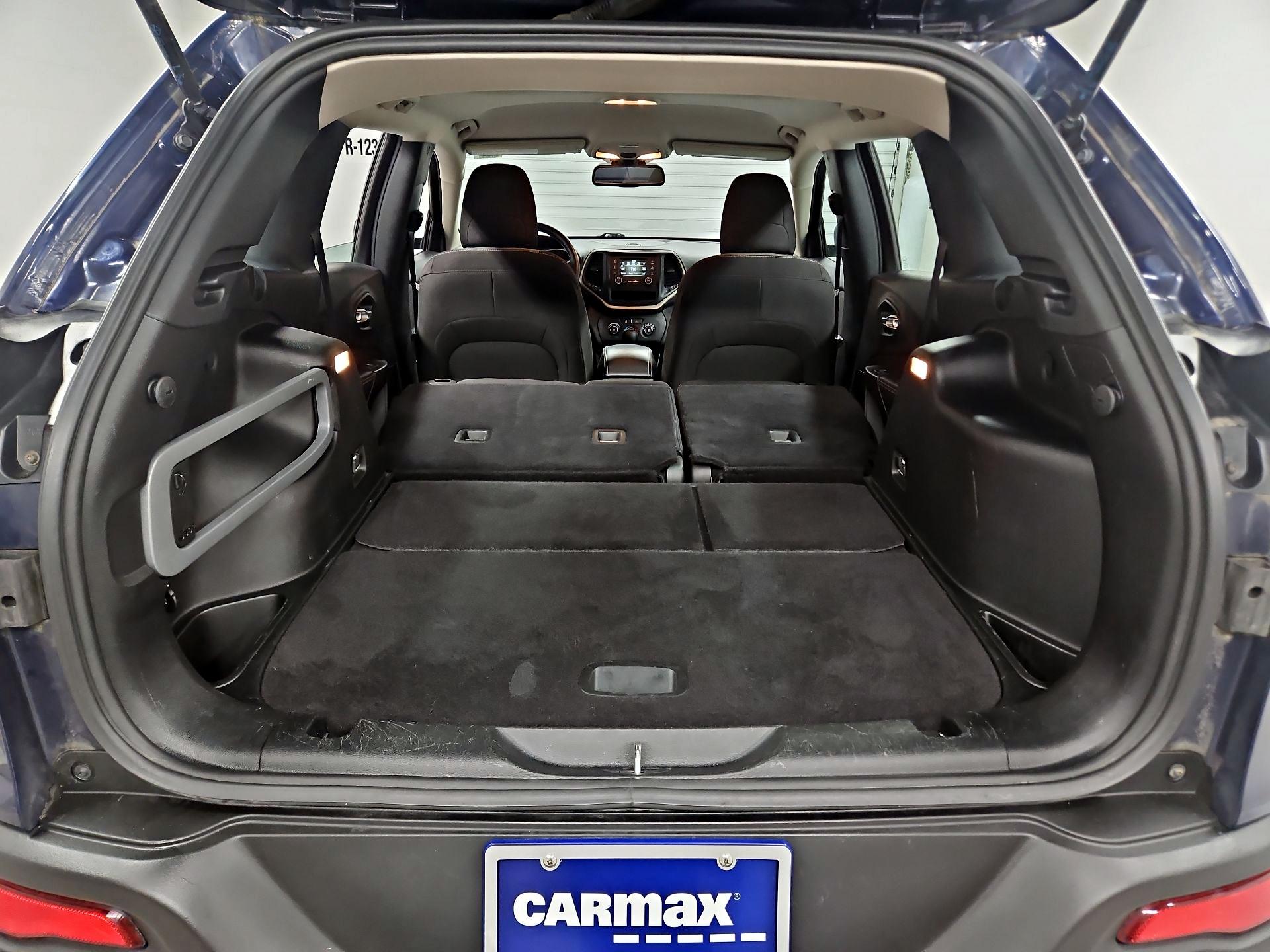 Thumbnail: 2015 Jeep Cherokee - 20