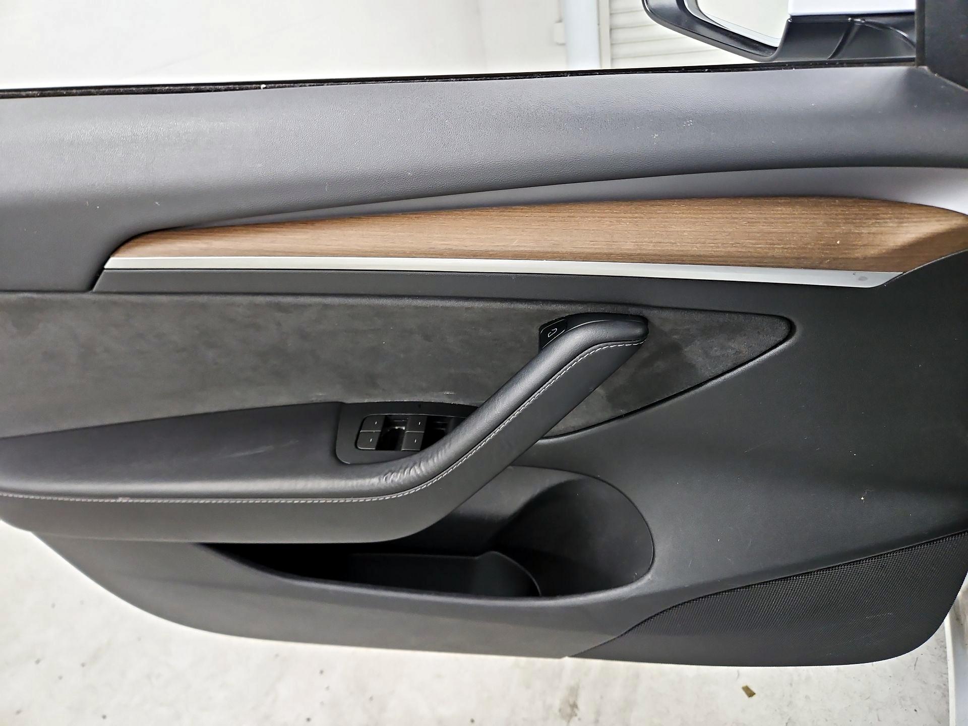 Thumbnail: 2023 Tesla Model 3 - 12