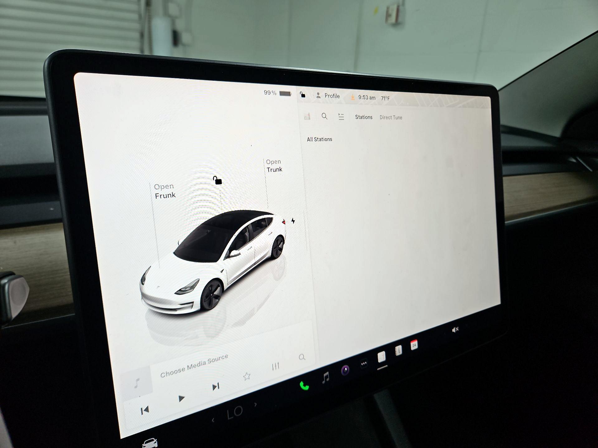 Thumbnail: 2023 Tesla Model 3 - 15