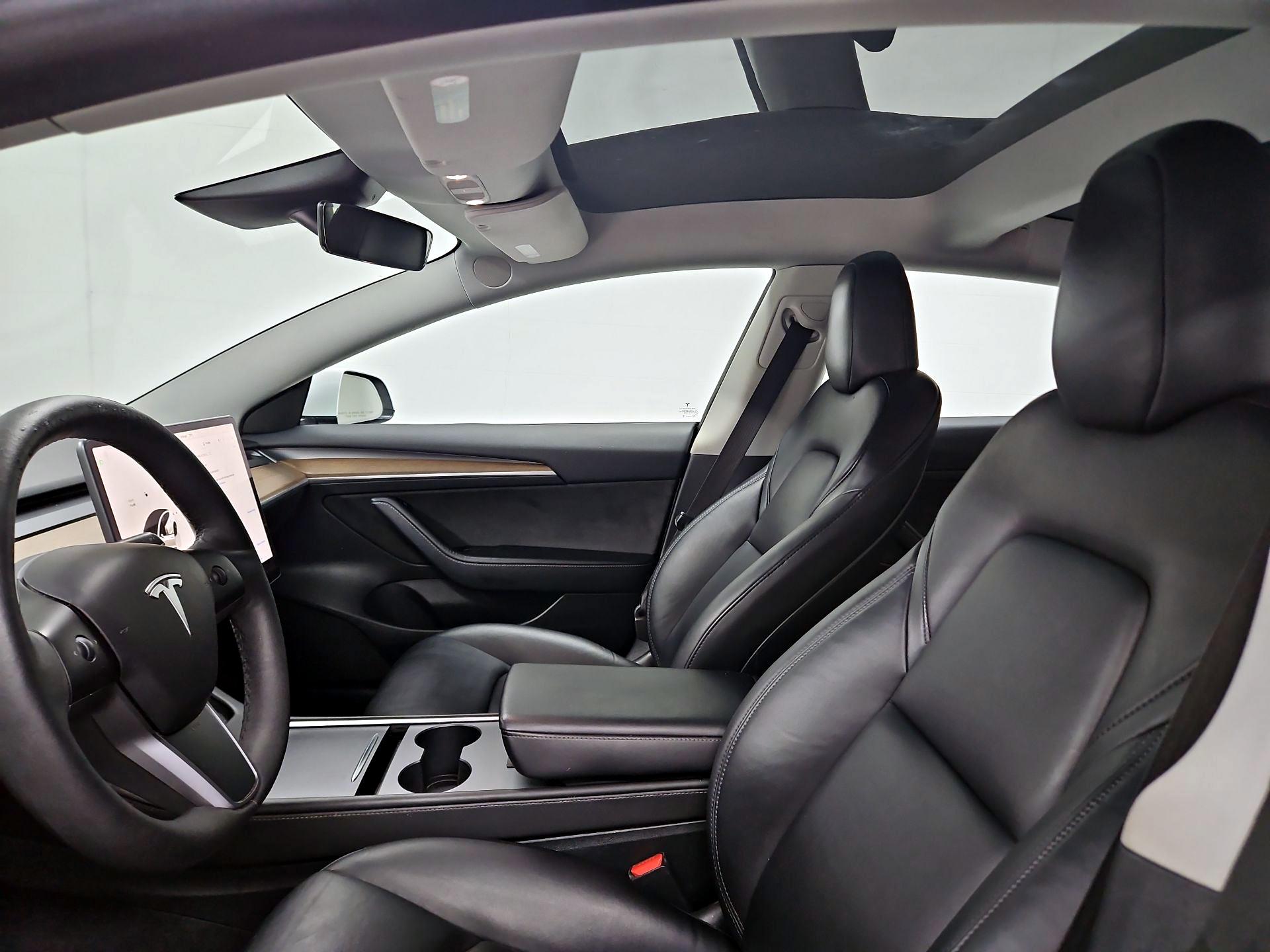 Thumbnail: 2023 Tesla Model 3 - 19